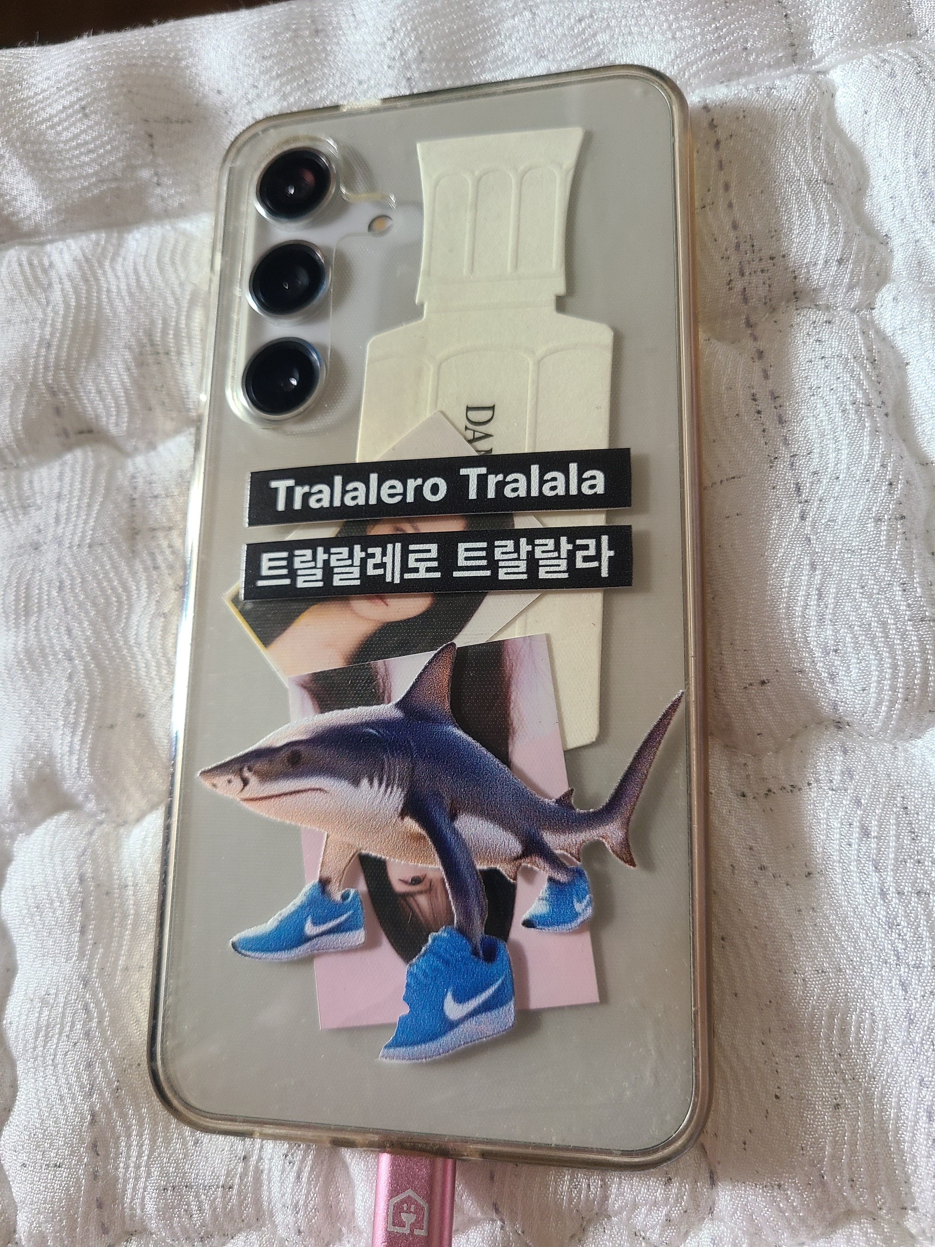 [S등급] Refurbished Galaxy S24+ 256GB Marble Gray 착용 스타일