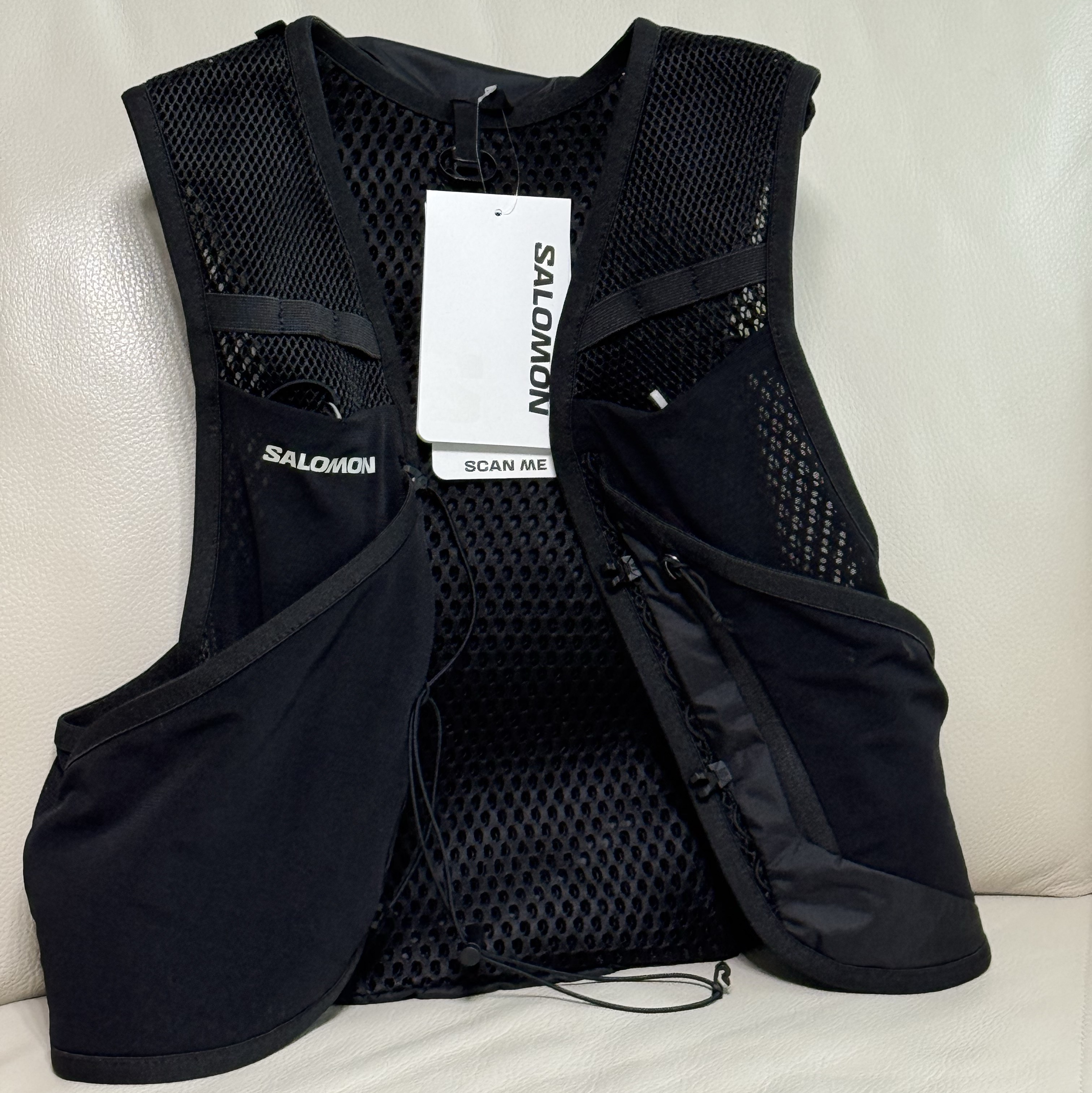 Salomon Active Skin 8 Set Black Metal 착용 스타일