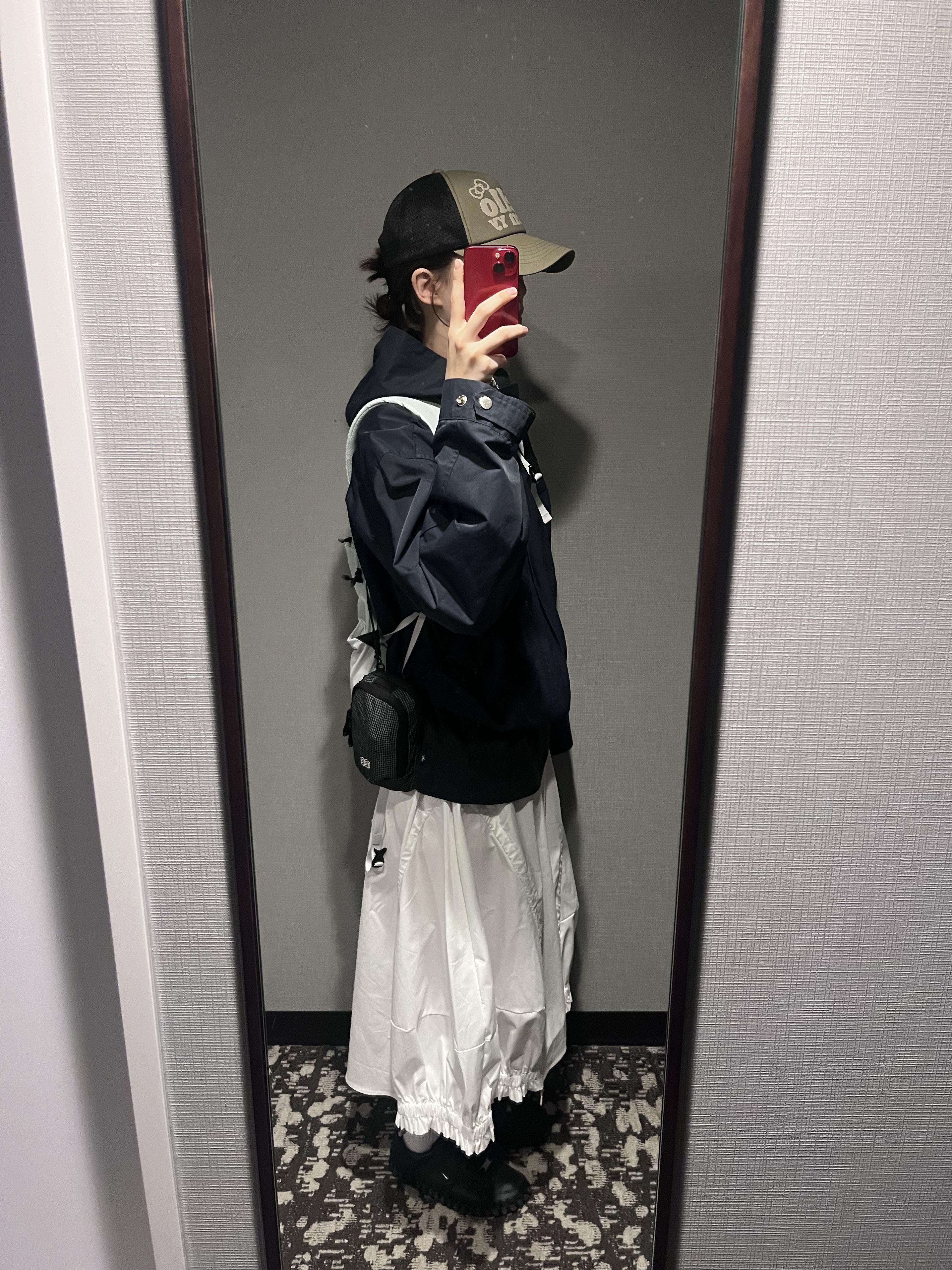 Nike x Jacquemus J Force 1 Low LX SP Black, Open Yy x Hello Kitty Hello Trucker Cap Khaki 착용 스타일