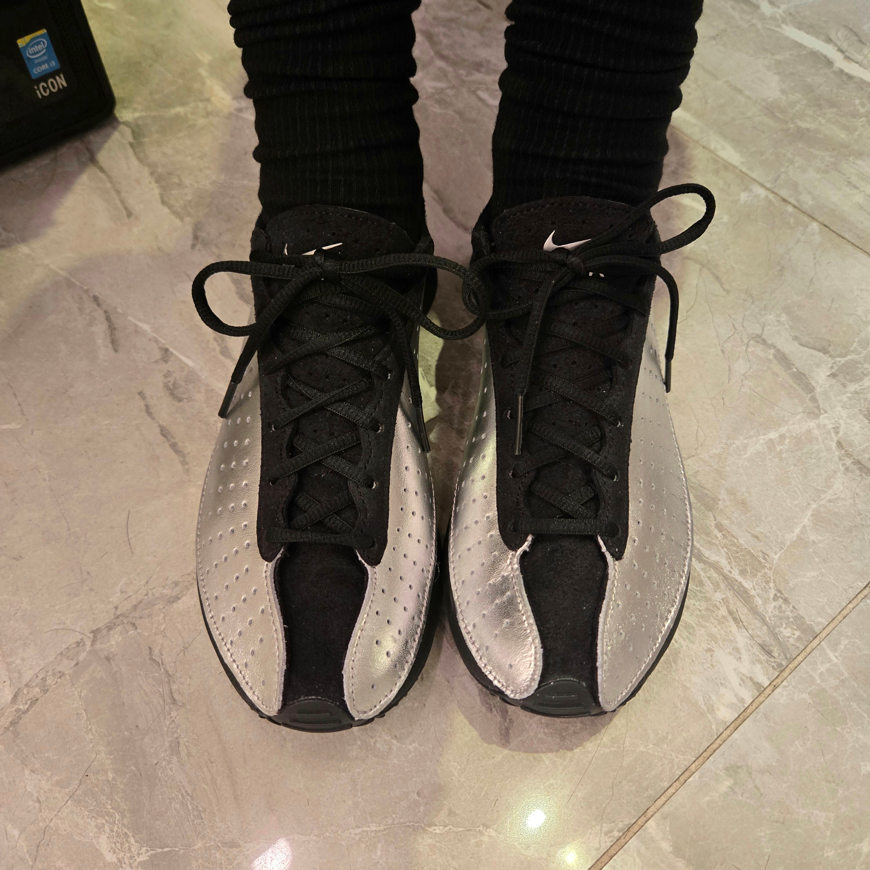 (W) Nike Air Superfly Metallic Silver and Black 착용 스타일