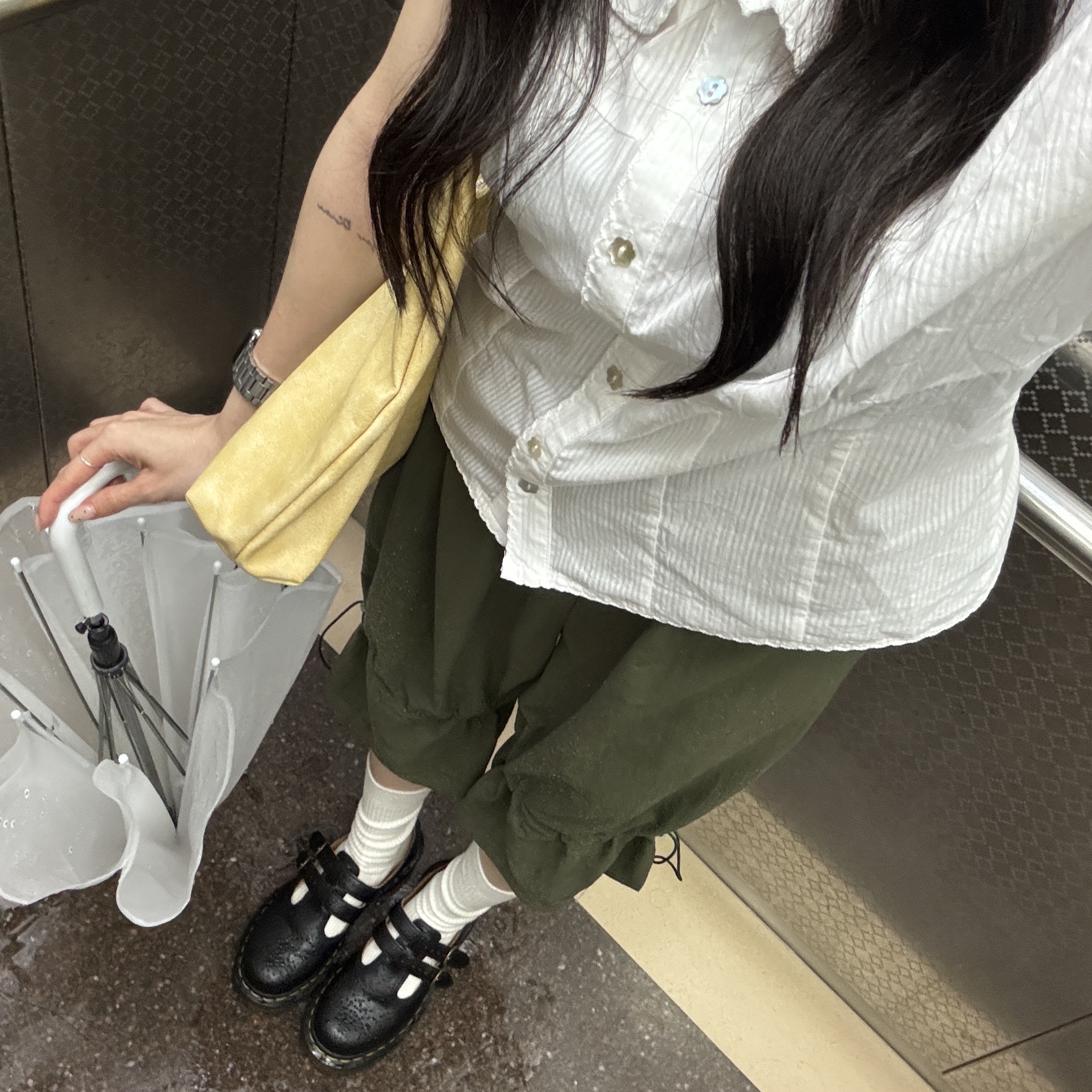 (W) Dr. Martens 8065 Smooth Leather Mary Jane Black, (W) Ohesio Round Frill Jacket Black 착용 스타일 - 1
