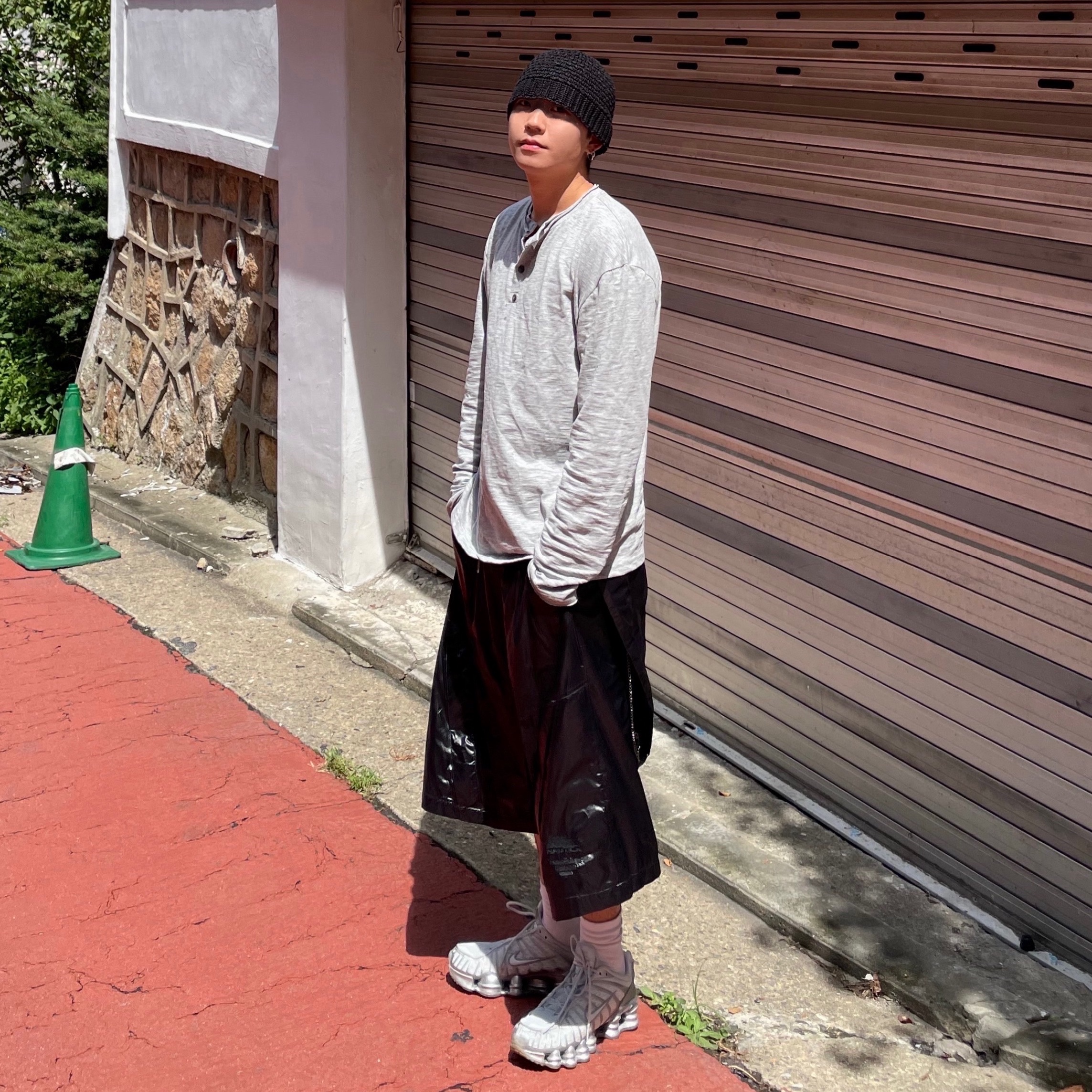(W) Nike Shox TL Pure Platinum and Metallic Silver 착용 스타일 - 1