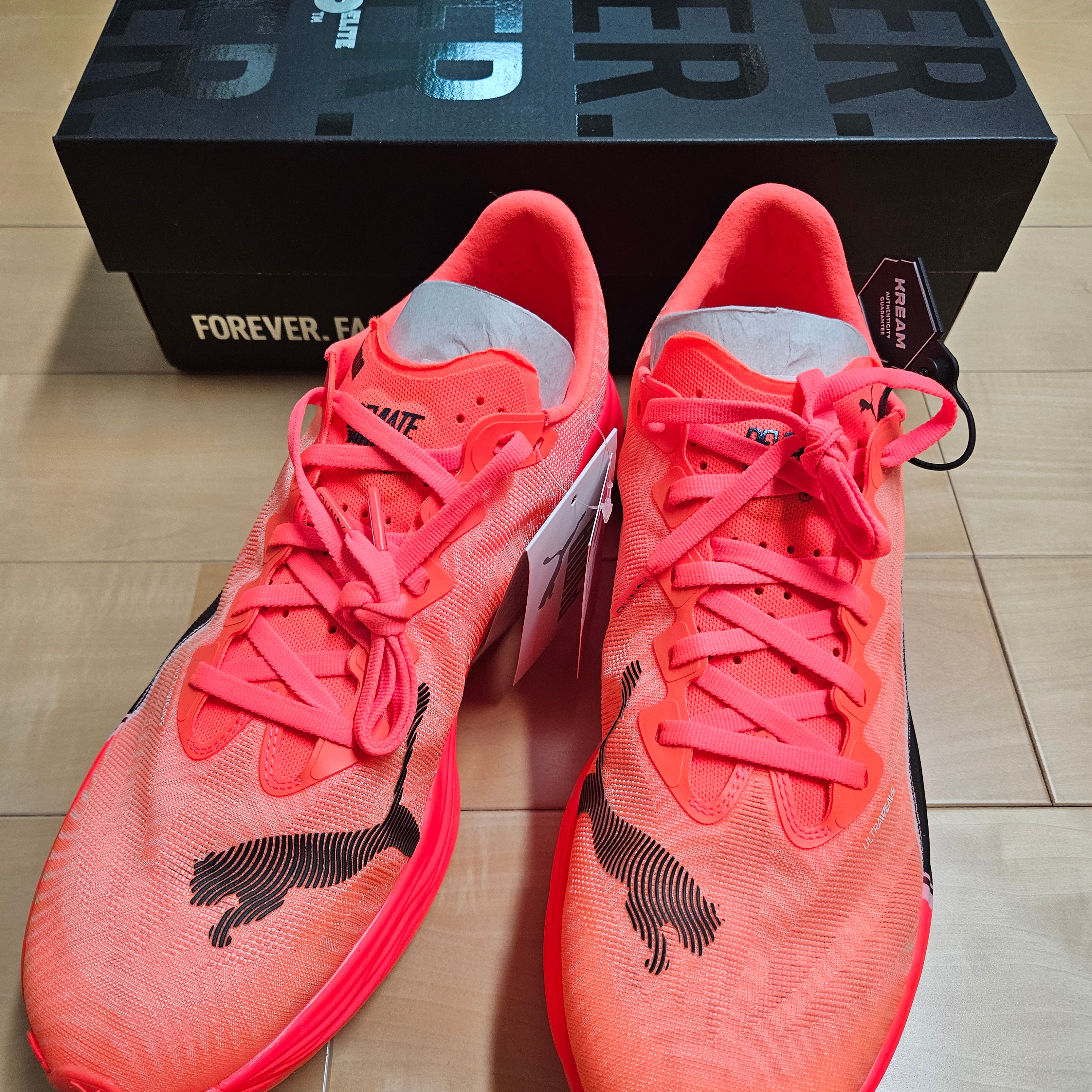 Puma Deviate Nitro Elite 3 Glowing Red Black 착용 스타일 - 2