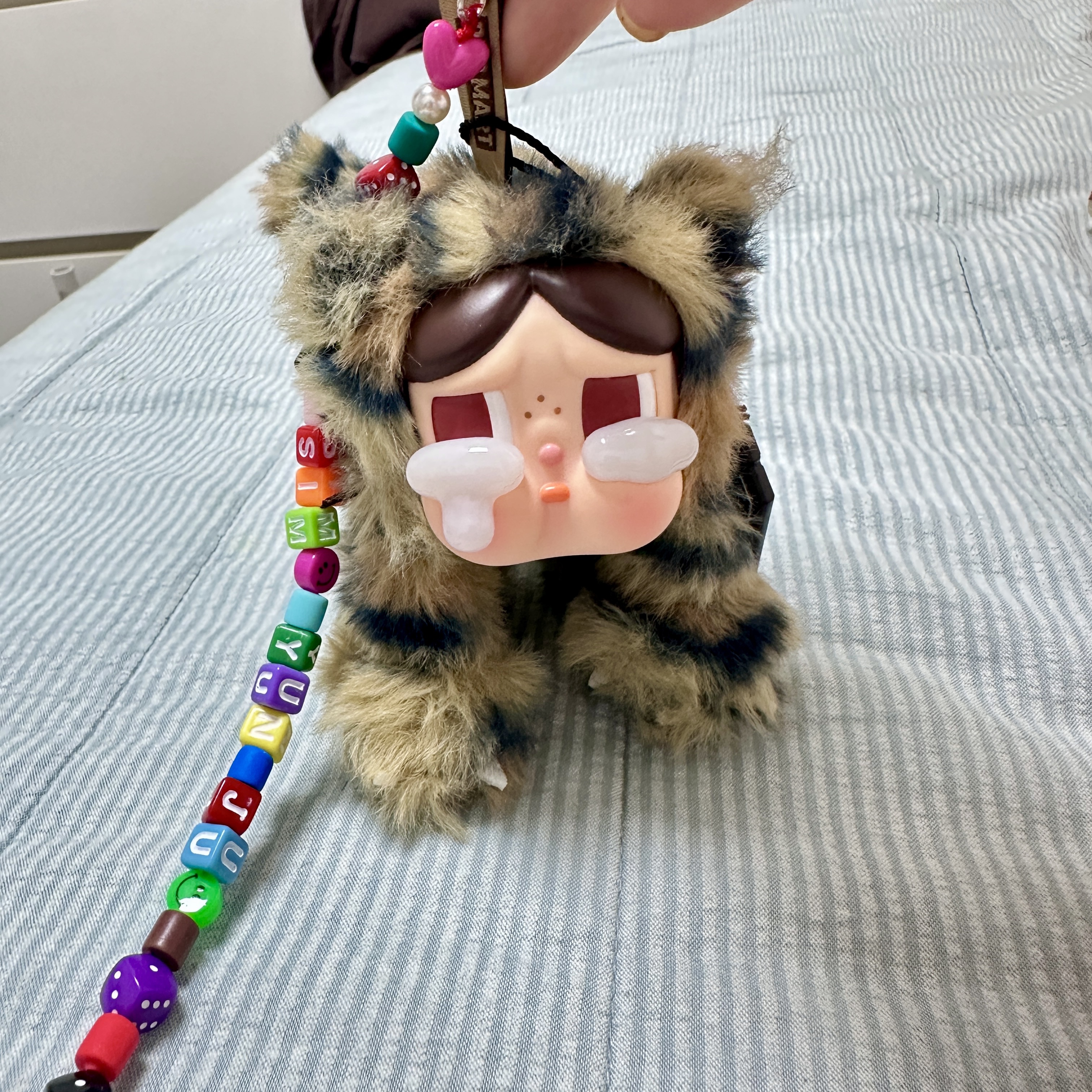 Pop Mart Crybaby Wild But Cutie Series Vinyl Plush Pendant Wild Cutie (Opened Case) 착용 스타일