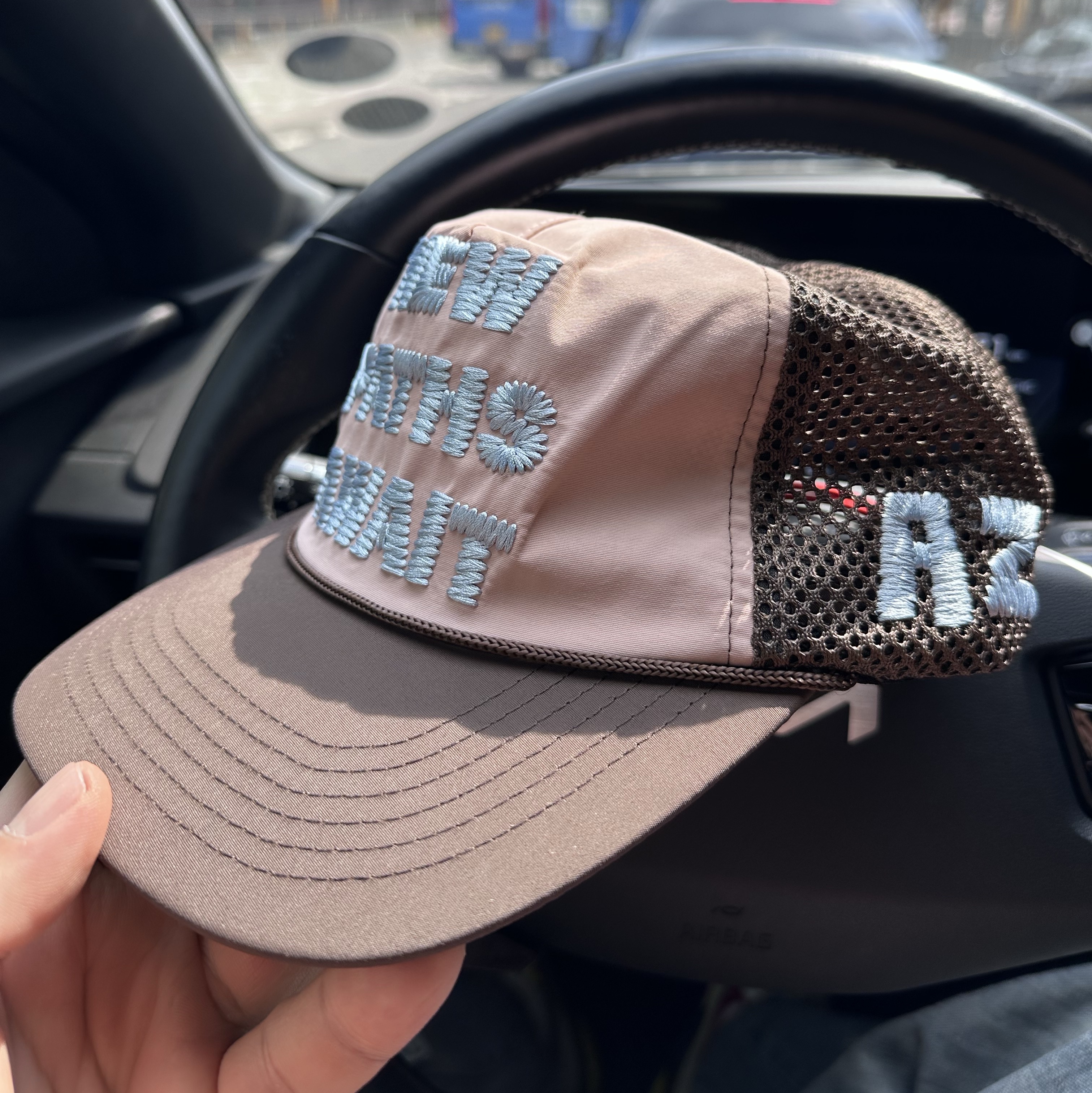 Alex Zono x Woodz New Paths Await Trucker Hat Beige, Stussy Canvas Side Pouch Washed Black 착용 스타일 - 3