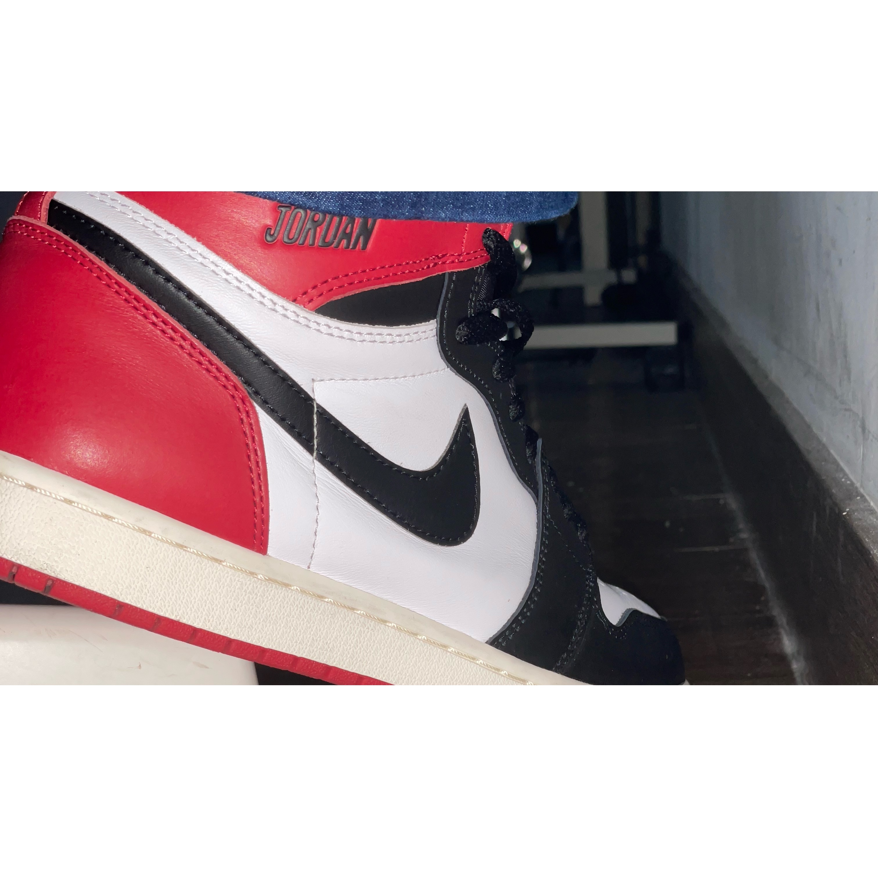 Jordan 1 Retro High OG Black Toe 착용 스타일 - 2