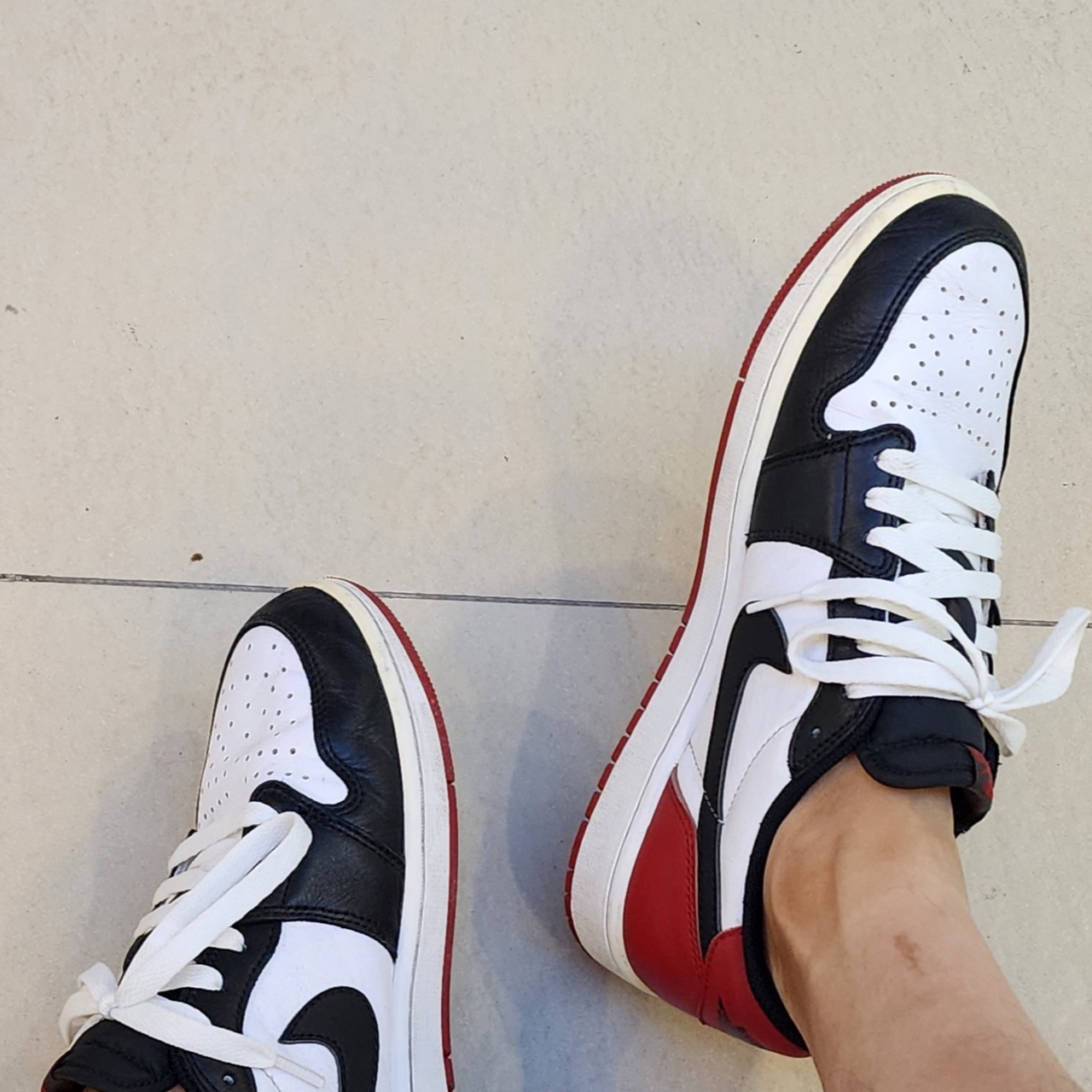 Jordan 1 Retro Low OG Black Toe 착용 스타일