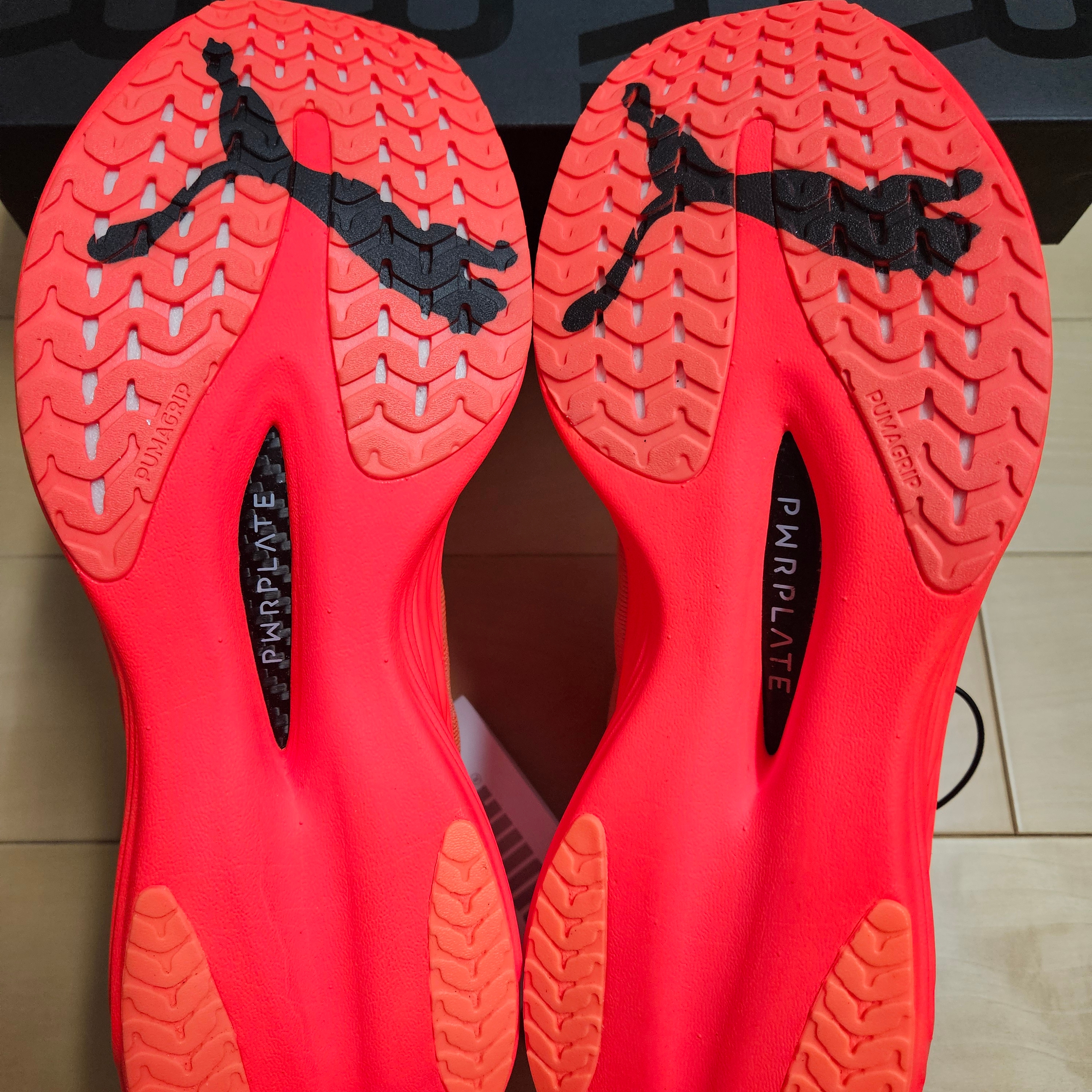 Puma Deviate Nitro Elite 3 Glowing Red Black 착용 스타일 - 9