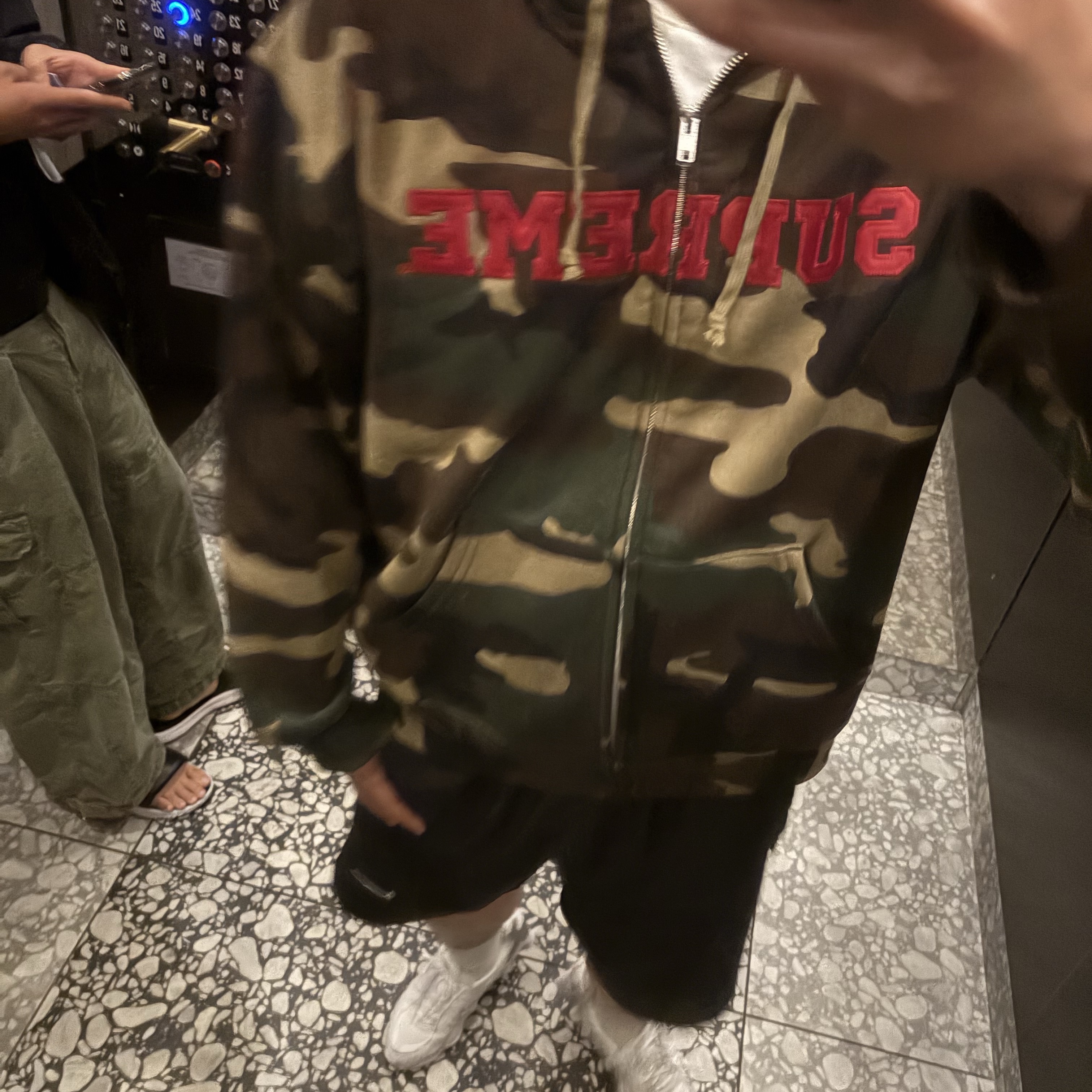 Supreme Collegiate Applique Zip Up Hooded Sweatshirt Woodland Camo - 25FW 착용 스타일 - 2