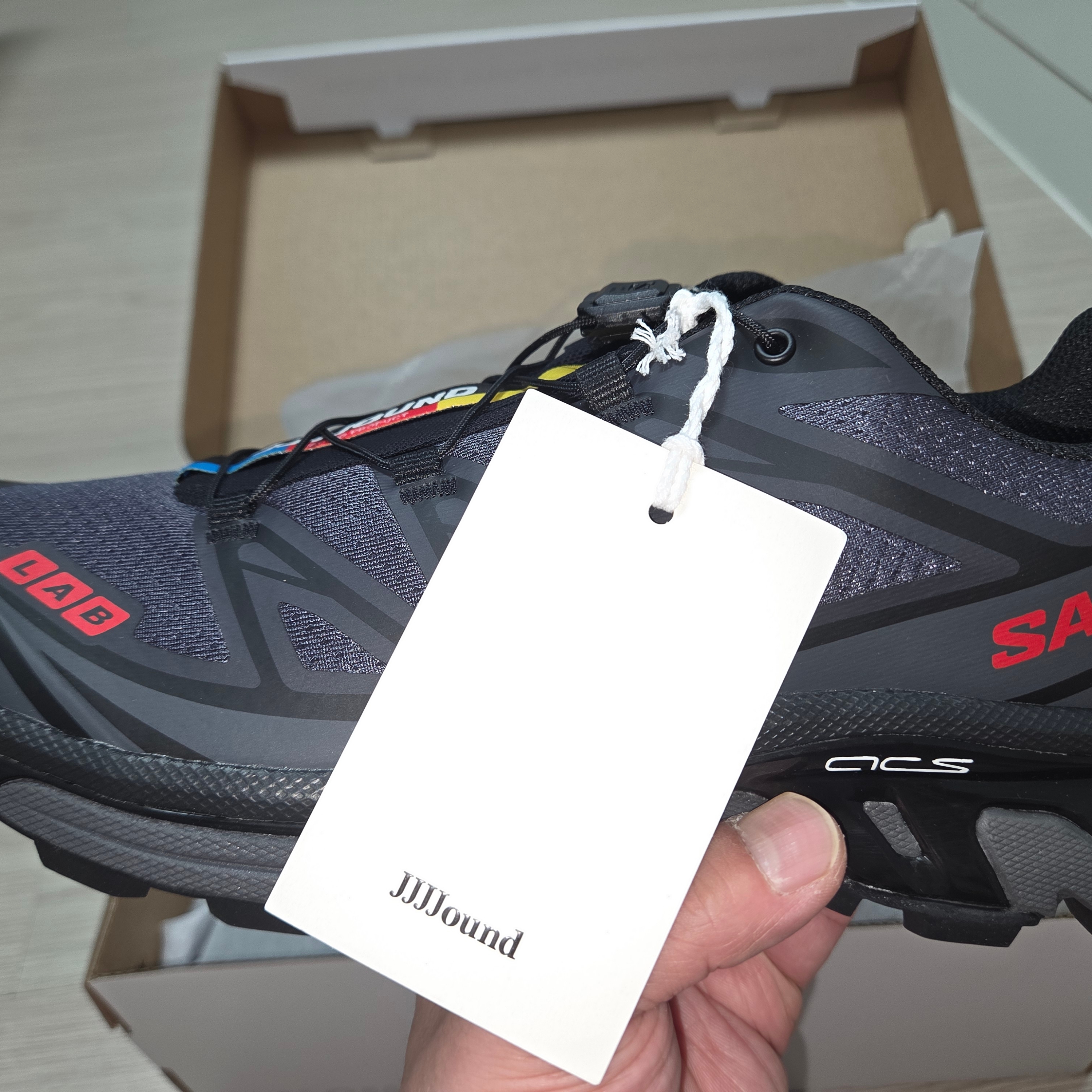 Salomon x JJJJound XT-6 Ebony Black 착용 스타일 - 5