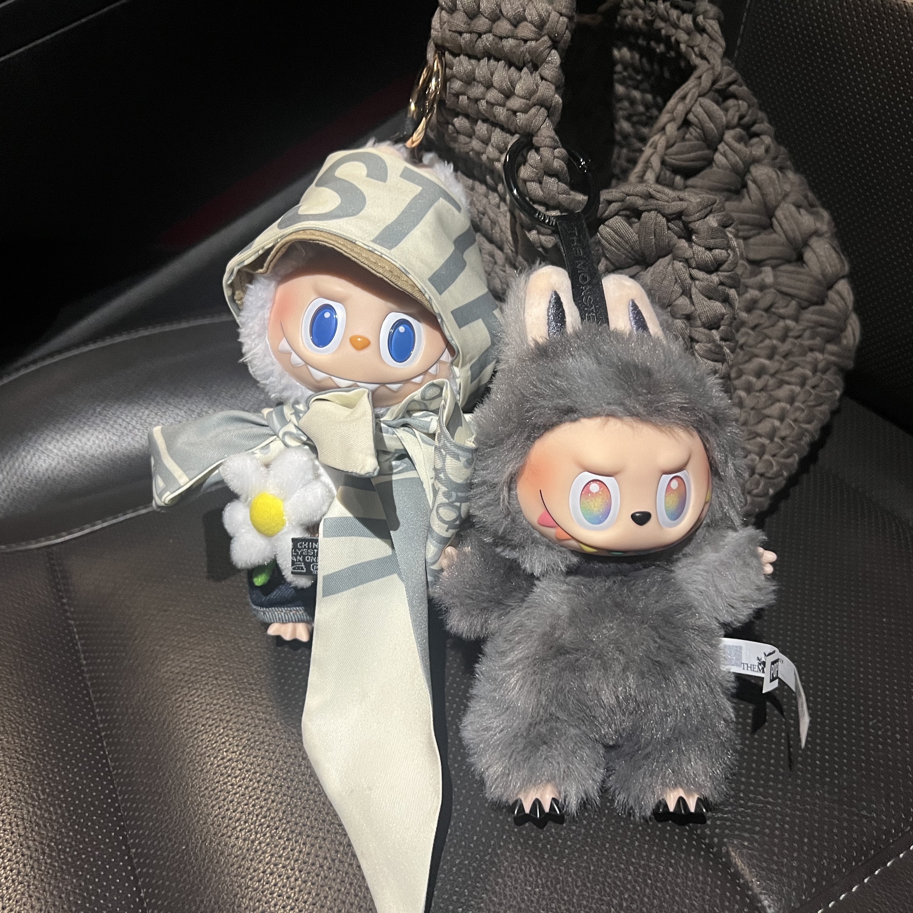 Pop Mart Labubu The Monsters Highlight Series ID Keyring (Opened Case) 착용 스타일 - 1