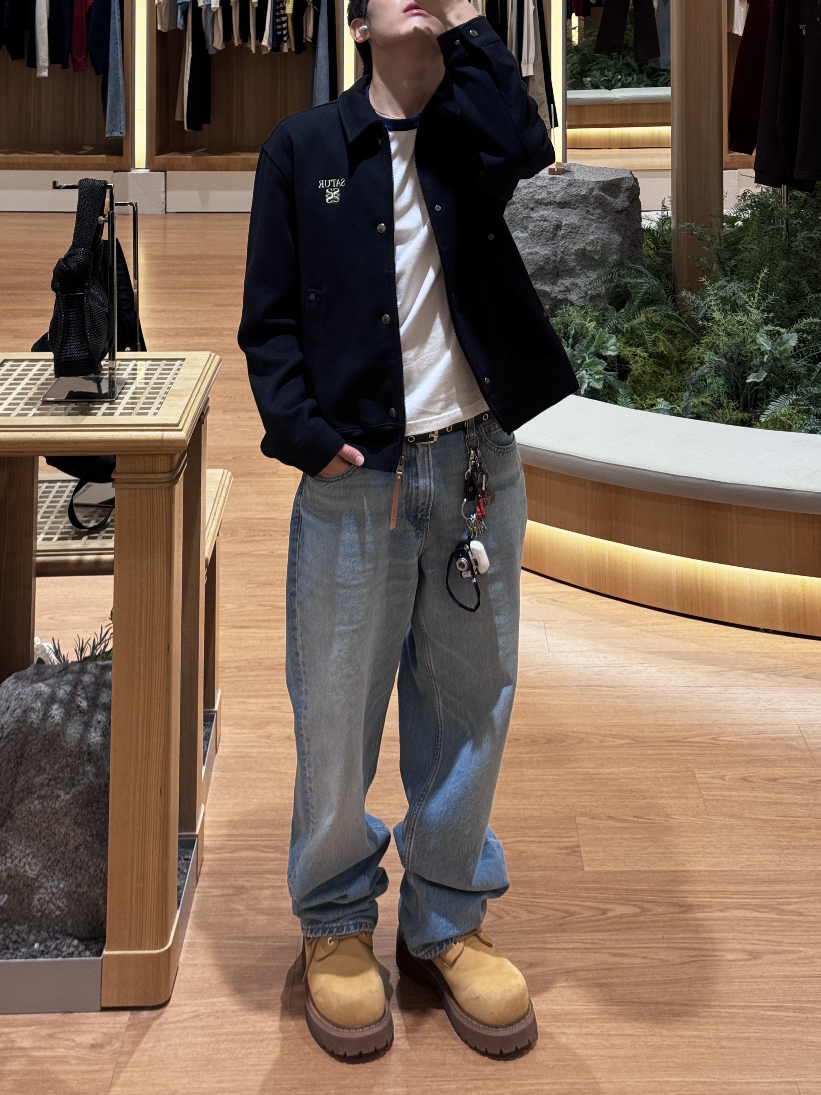 Uniqlo x JW Anderson Straight Jean Blue - KR, Millo Archive Utility Keyring Silver 착용 스타일 - 1