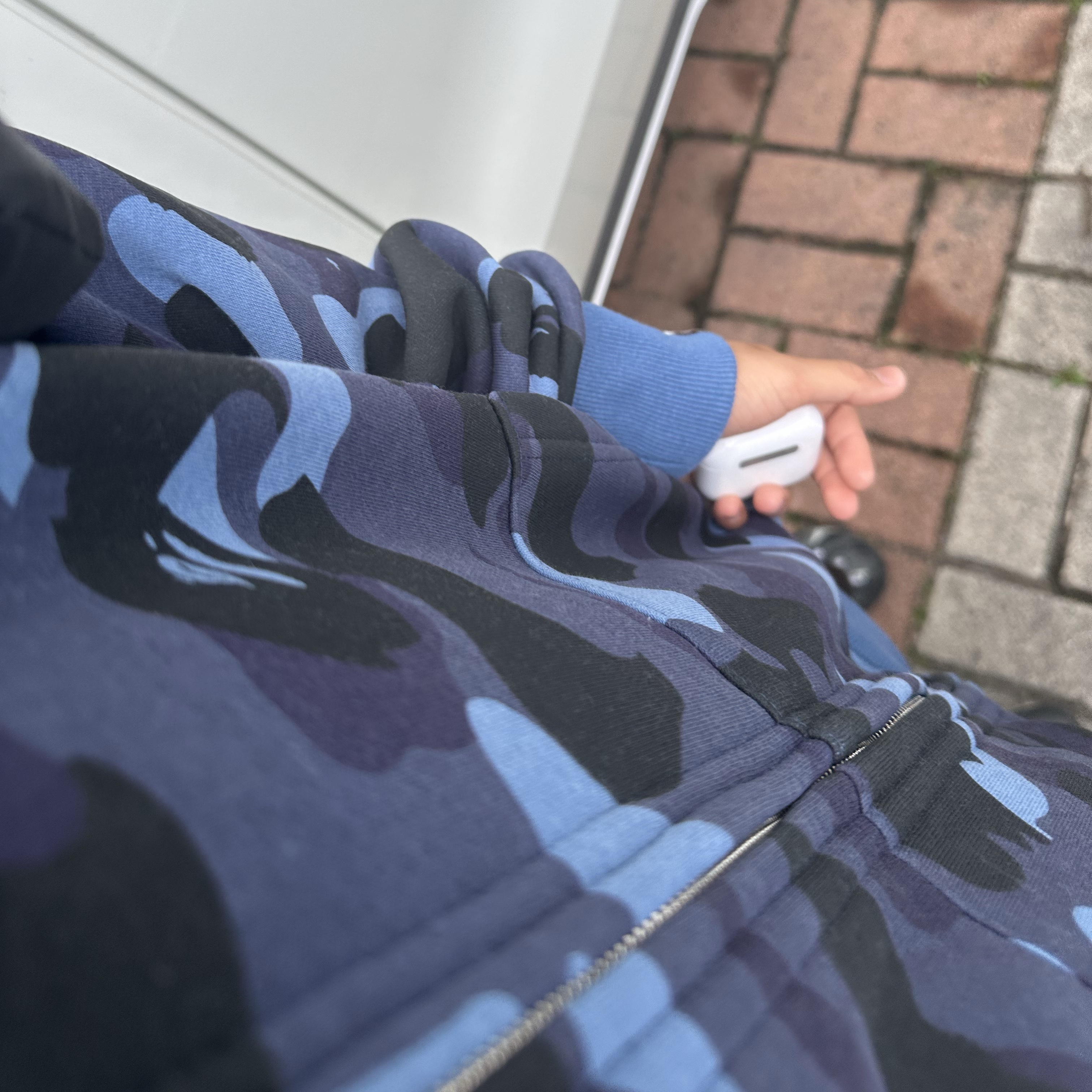 BAPE Color Camo Tiger Shark Wide Full Zip Hoodie Navy, Apple Airpods 3rd Gen with MagSafe Charging Case (Korean Ver.) 착용 스타일
