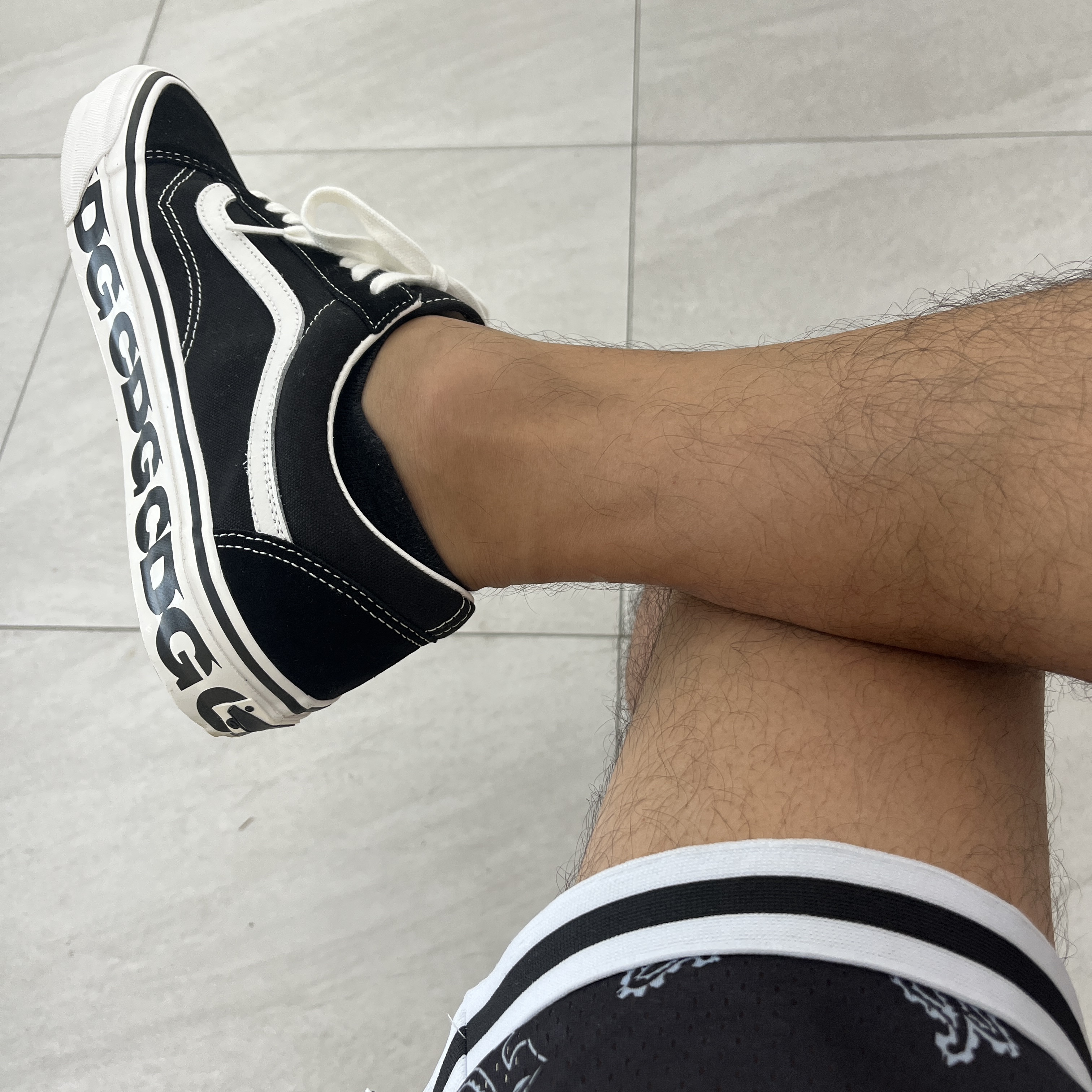 Vans x CDG OTW Old Skool Black 착용 스타일 - 2