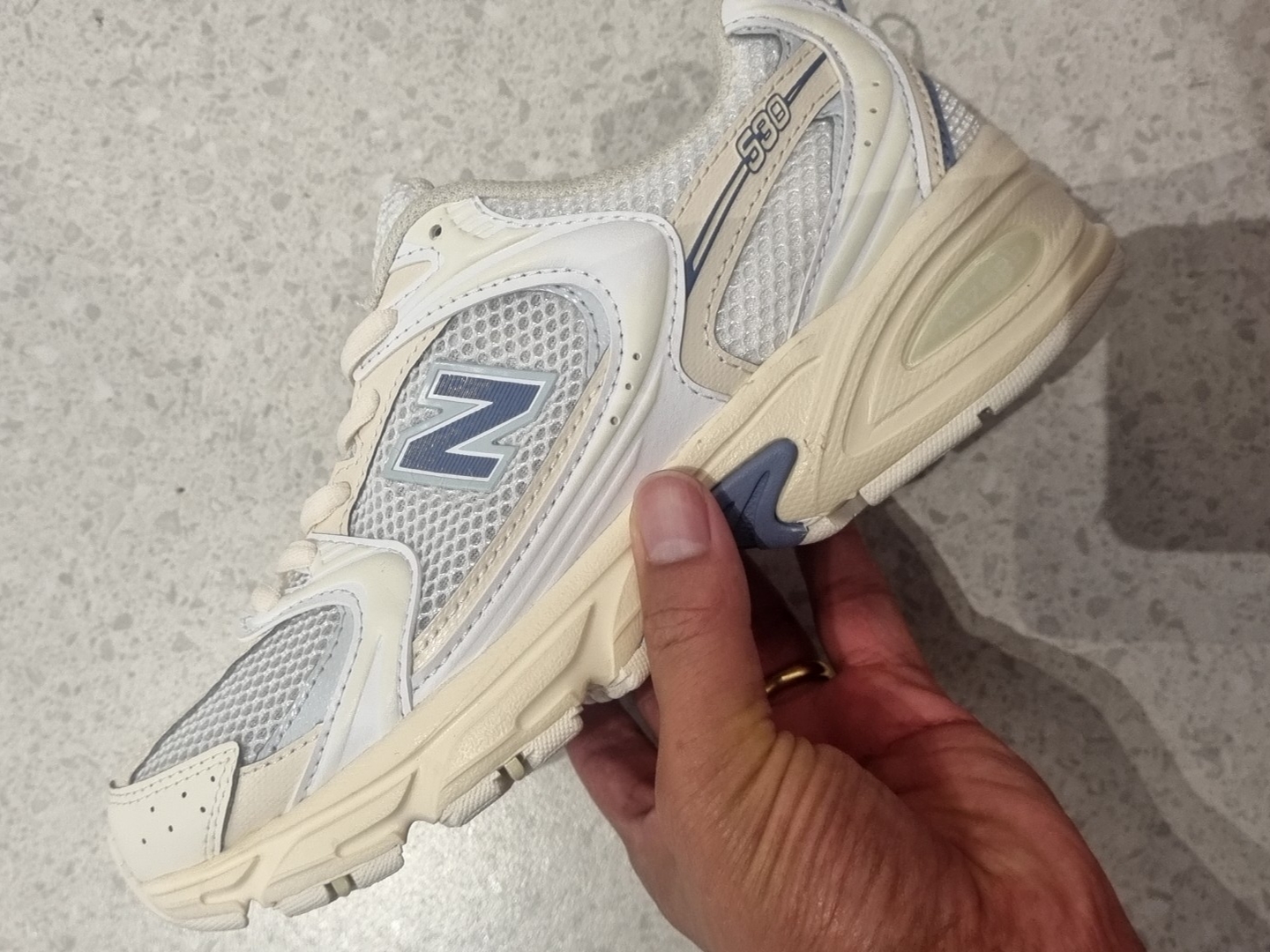 New Balance 530 Angora Dusk Shower - D Standard 착용 스타일