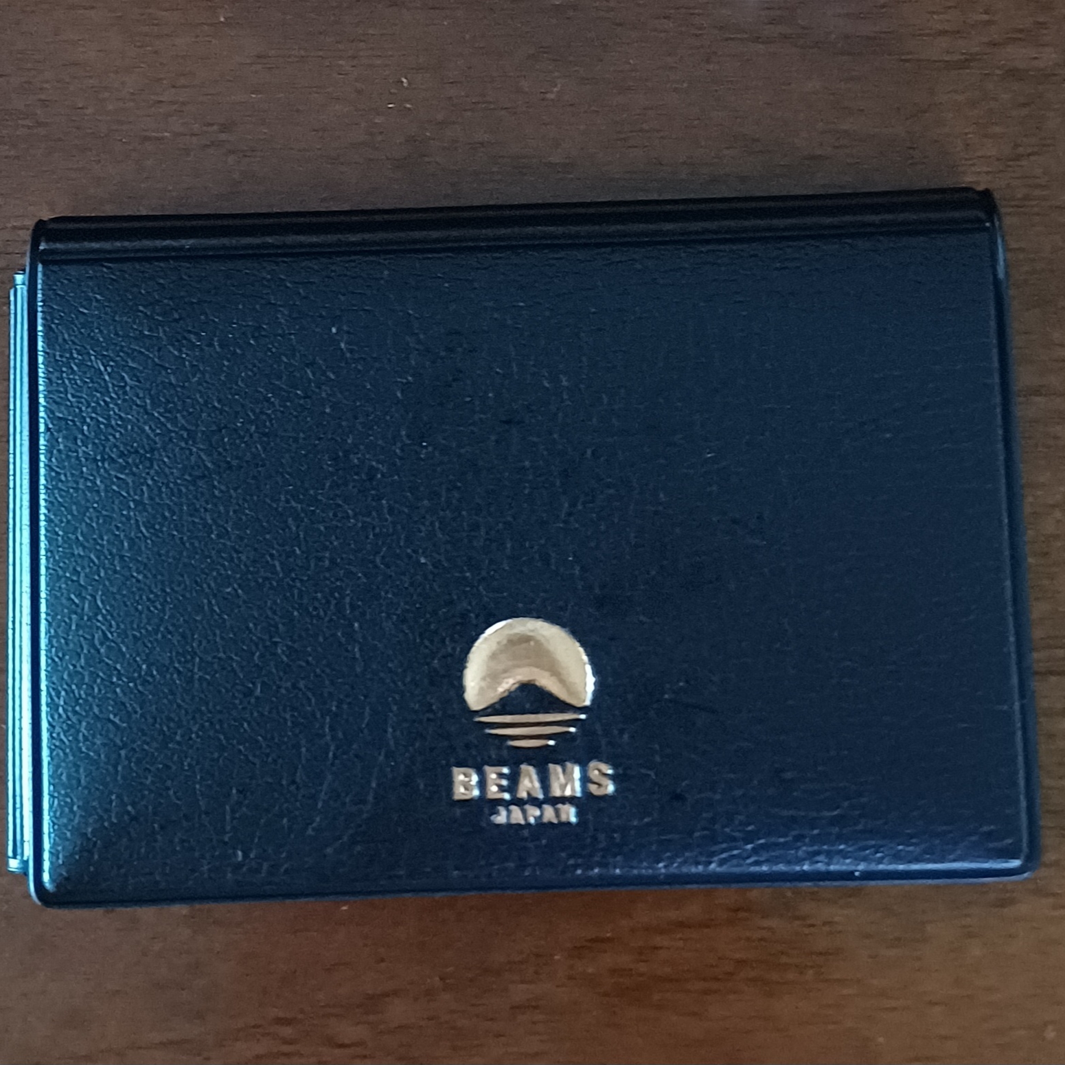 Beams x Hightide Special Order Pass & Card Case Black 착용 스타일