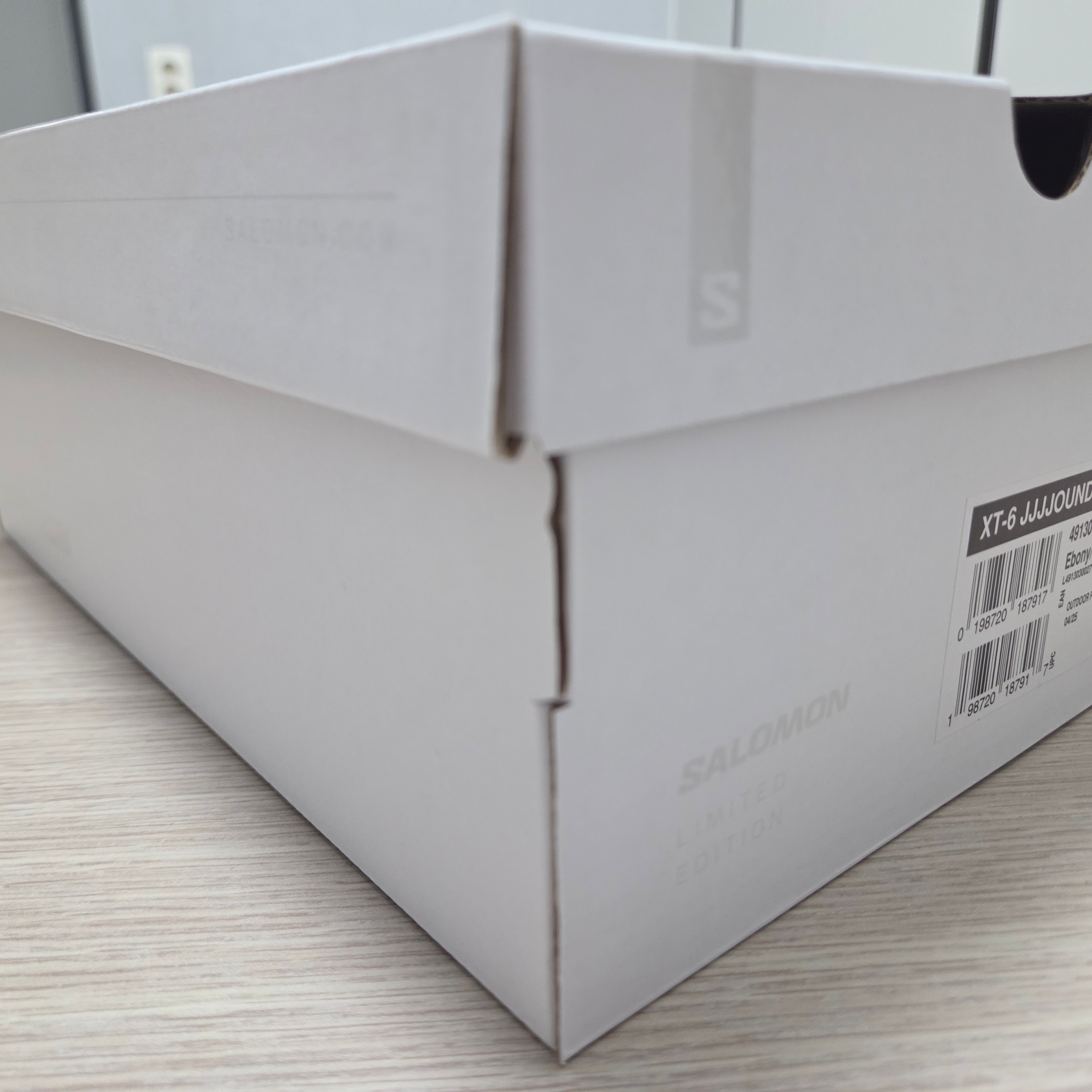Salomon x JJJJound XT-6 Ebony Black 착용 스타일 - 2
