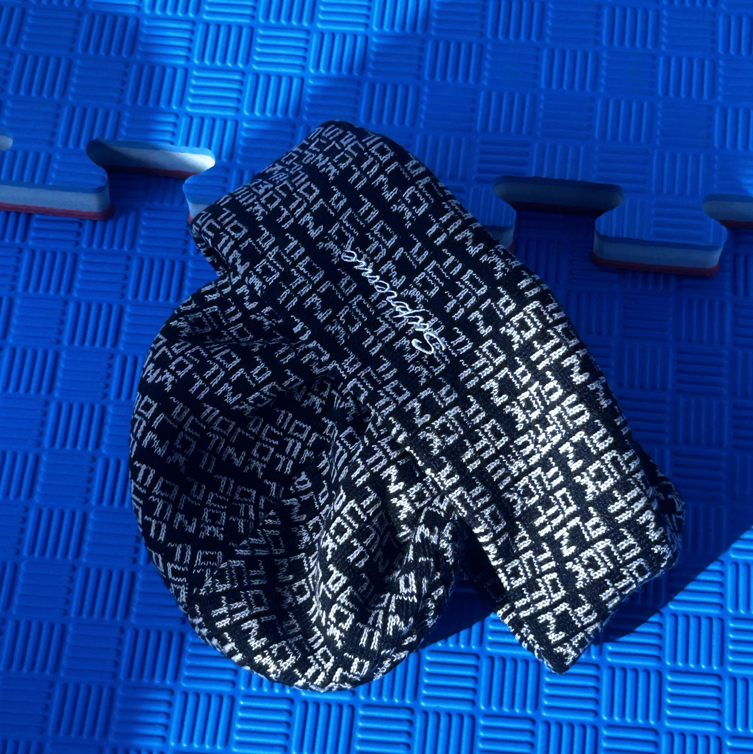 Supreme Fuck Off Beanie Black - 25SS 착용 스타일