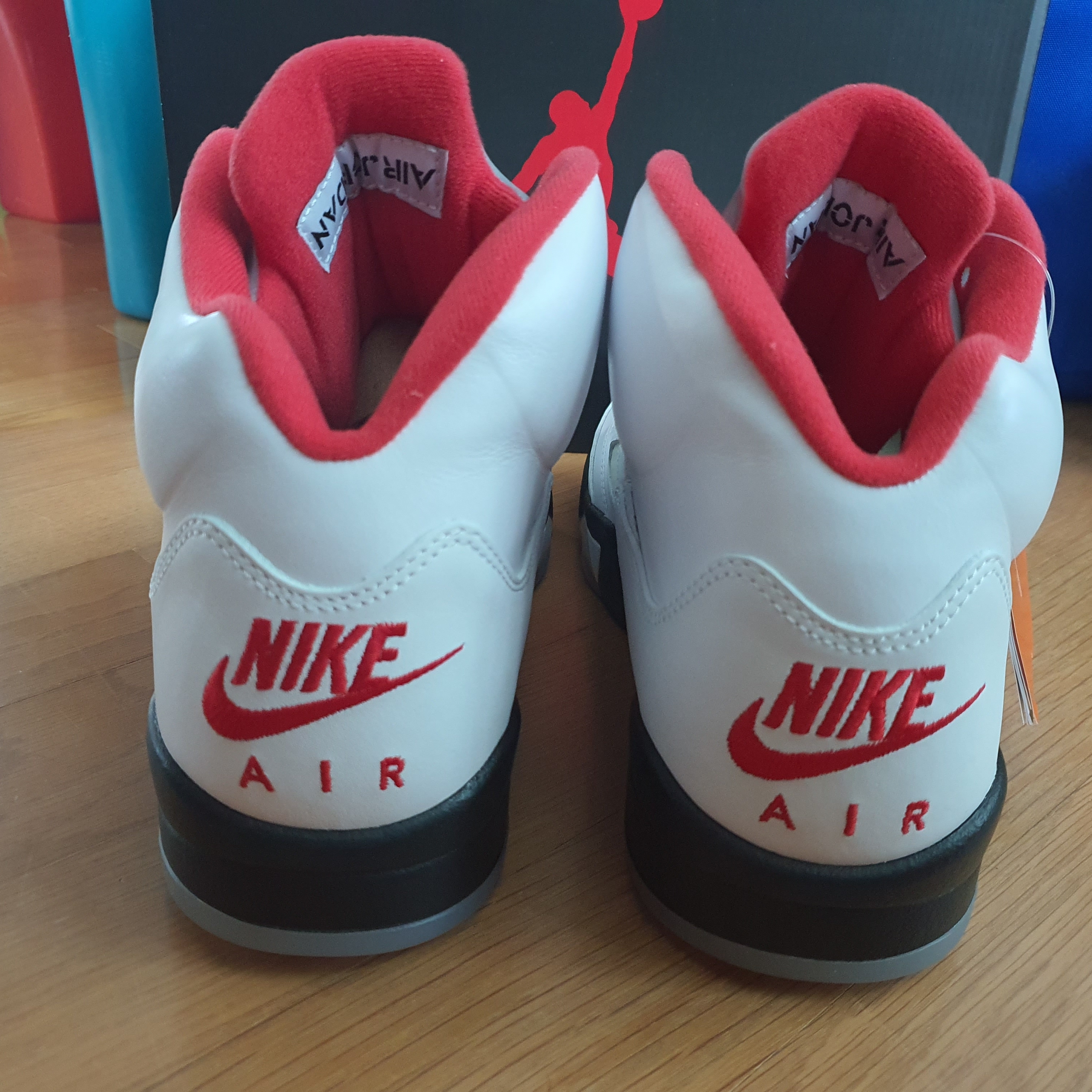 Jordan 5 Retro Fire Red Silver Tongue 2020 착용 스타일 - 2