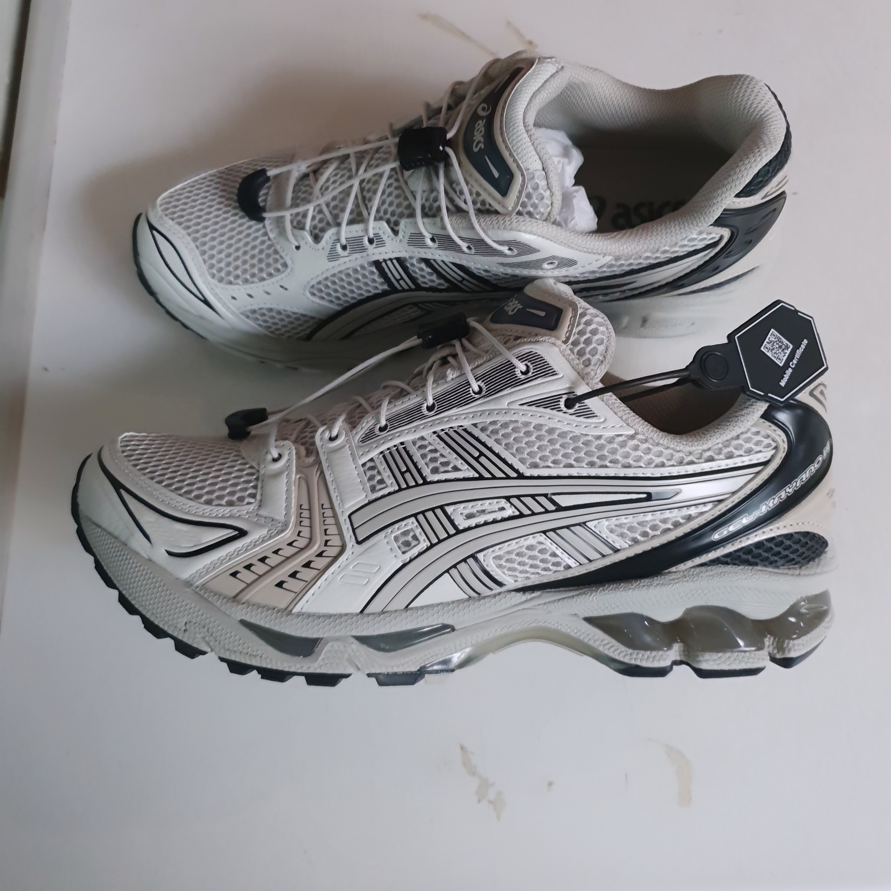 Asics Unlimited Gel-Kayano 14 Smoke Grey 착용 스타일 - 1