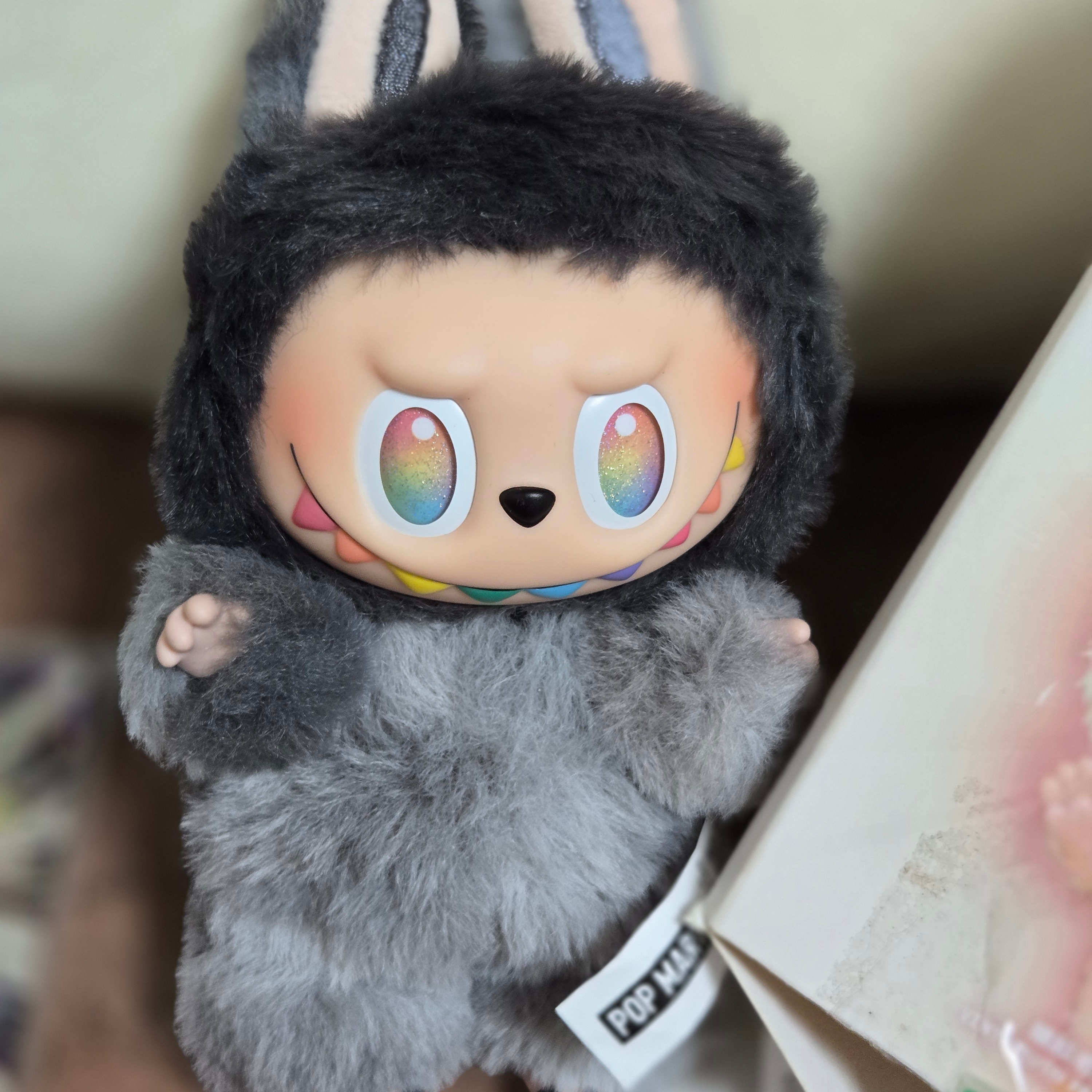 Pop Mart Labubu The Monsters Highlight Series ID Keyring (Opened Case) 착용 스타일 - 2