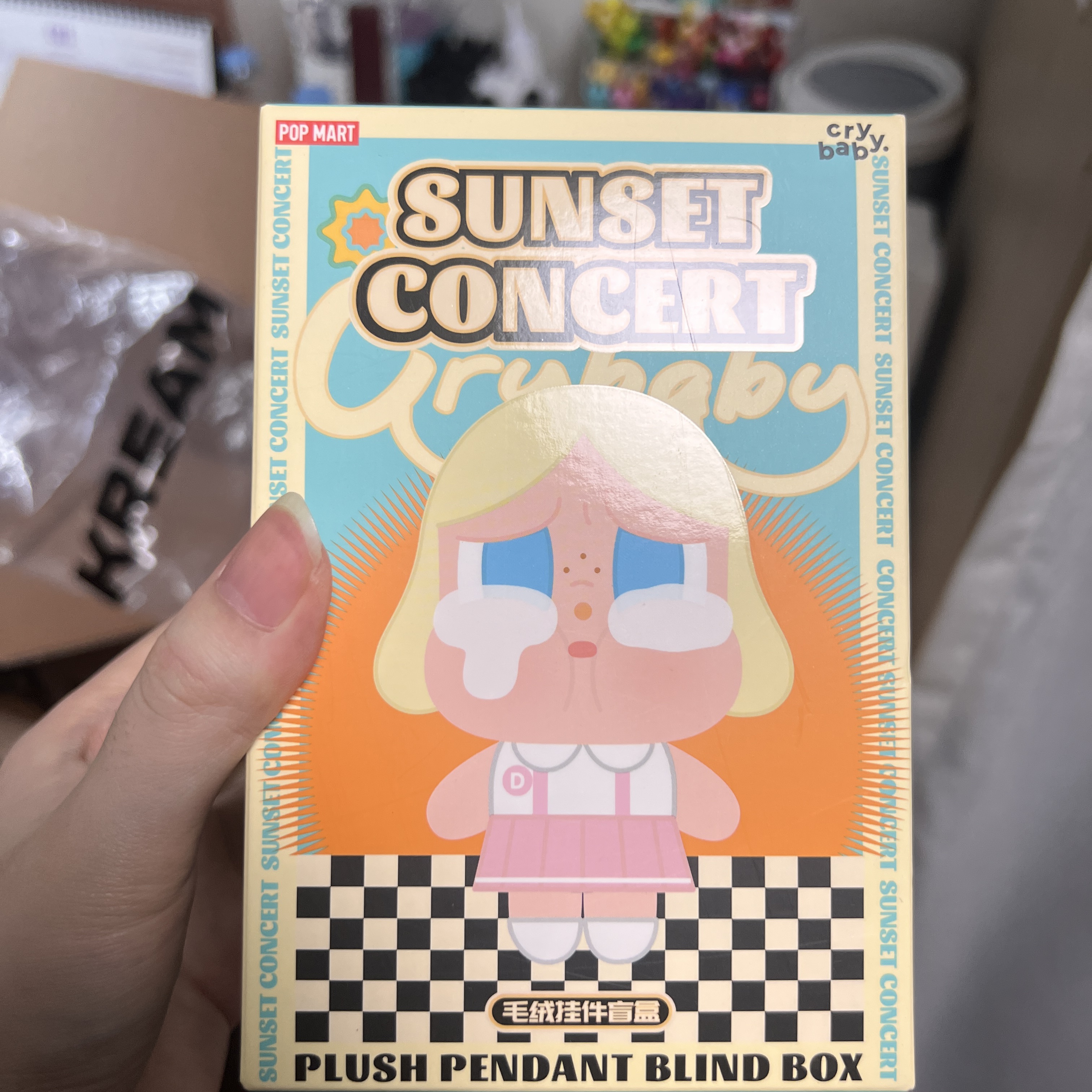 Pop Mart Crybaby Sunset Concert Series Keyring Sealed Case (1 Blind Box) 착용 스타일 - 1