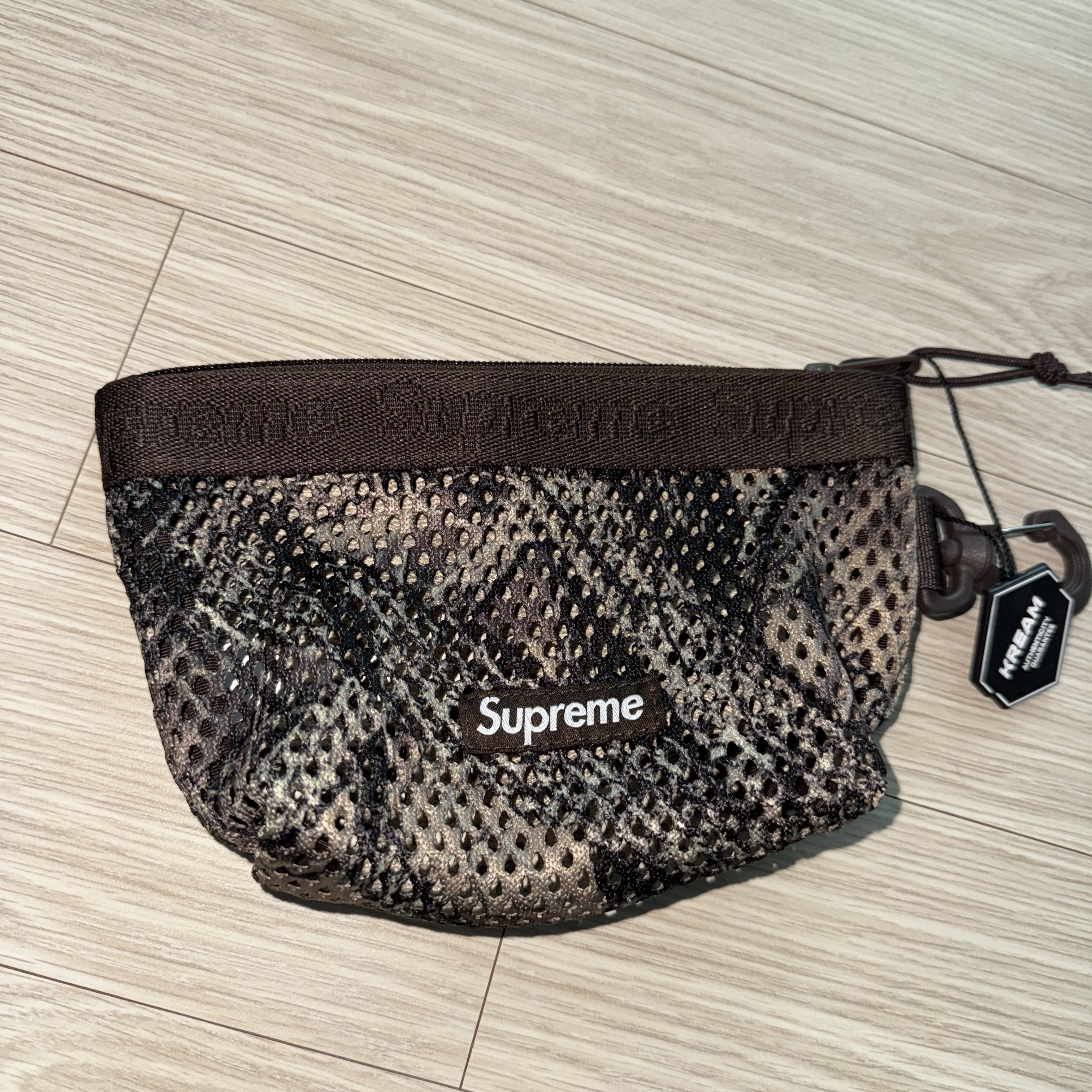 Supreme Mesh Mini Pouch Truetimber Kanati Camo - 25SS 착용 스타일 - 2