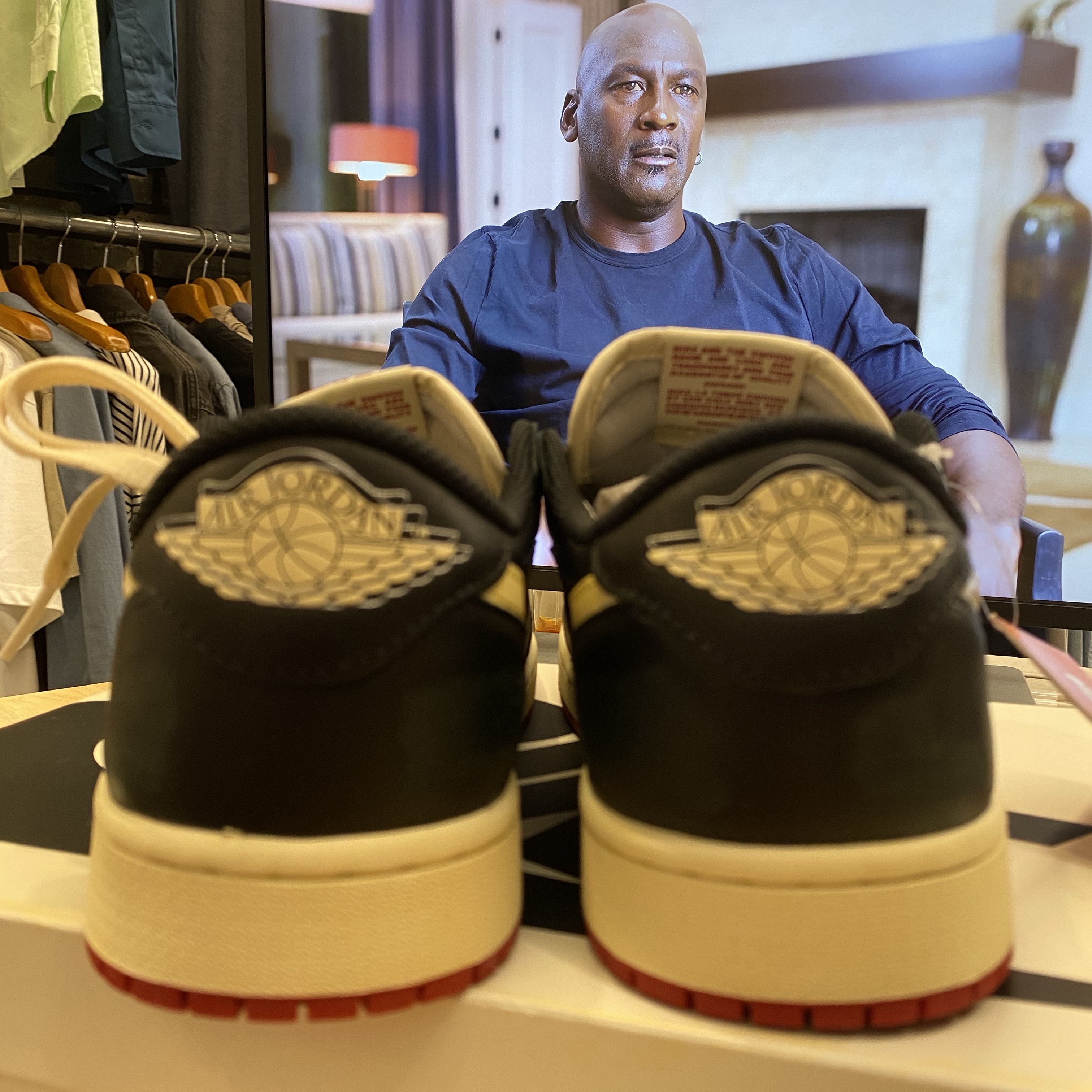 Jordan 1 x Nigel Sylvester Retro Low OG Better With Time 착용 스타일 - 2