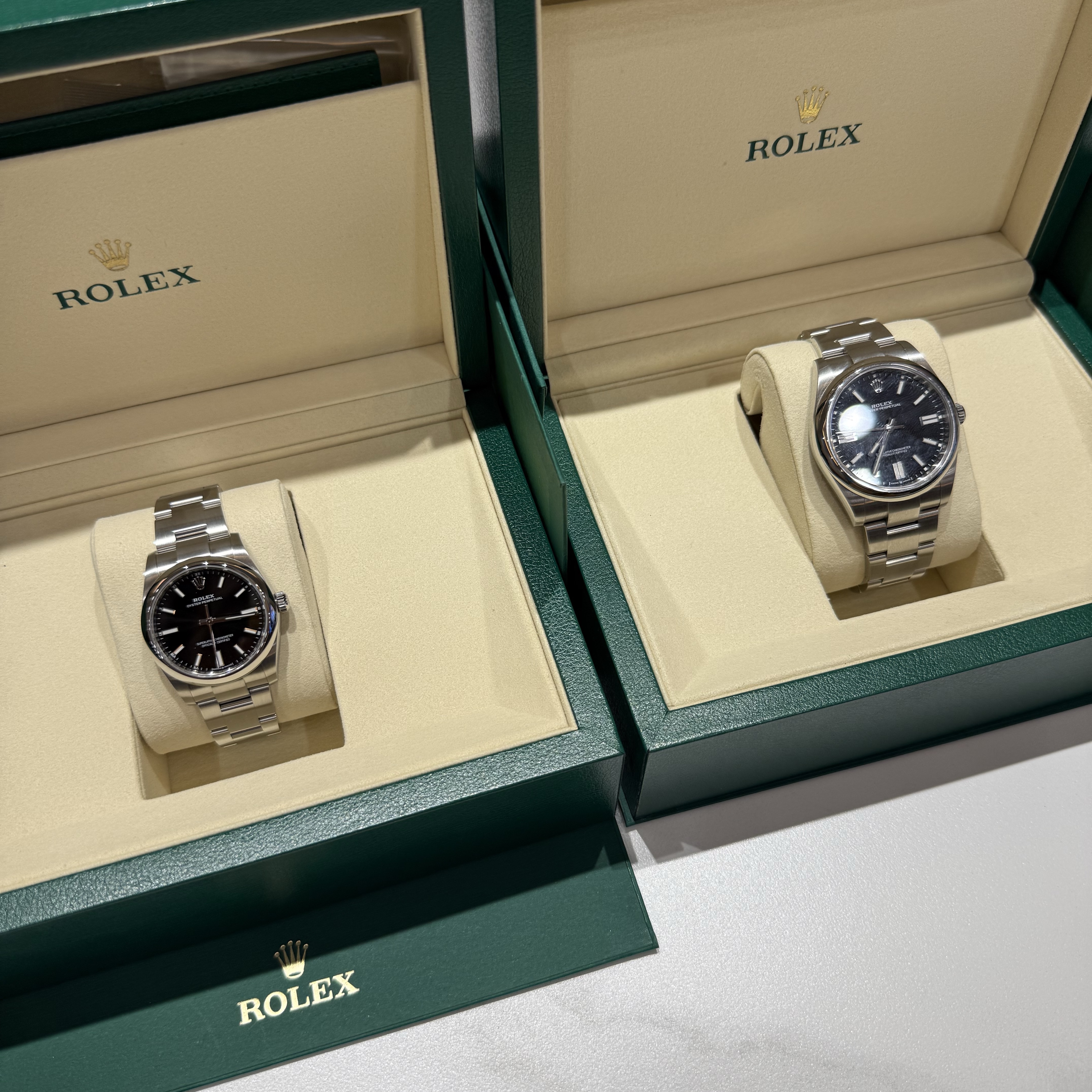 Rolex Oyster Perpetual 34mm 124200 Black Oyster 착용 스타일