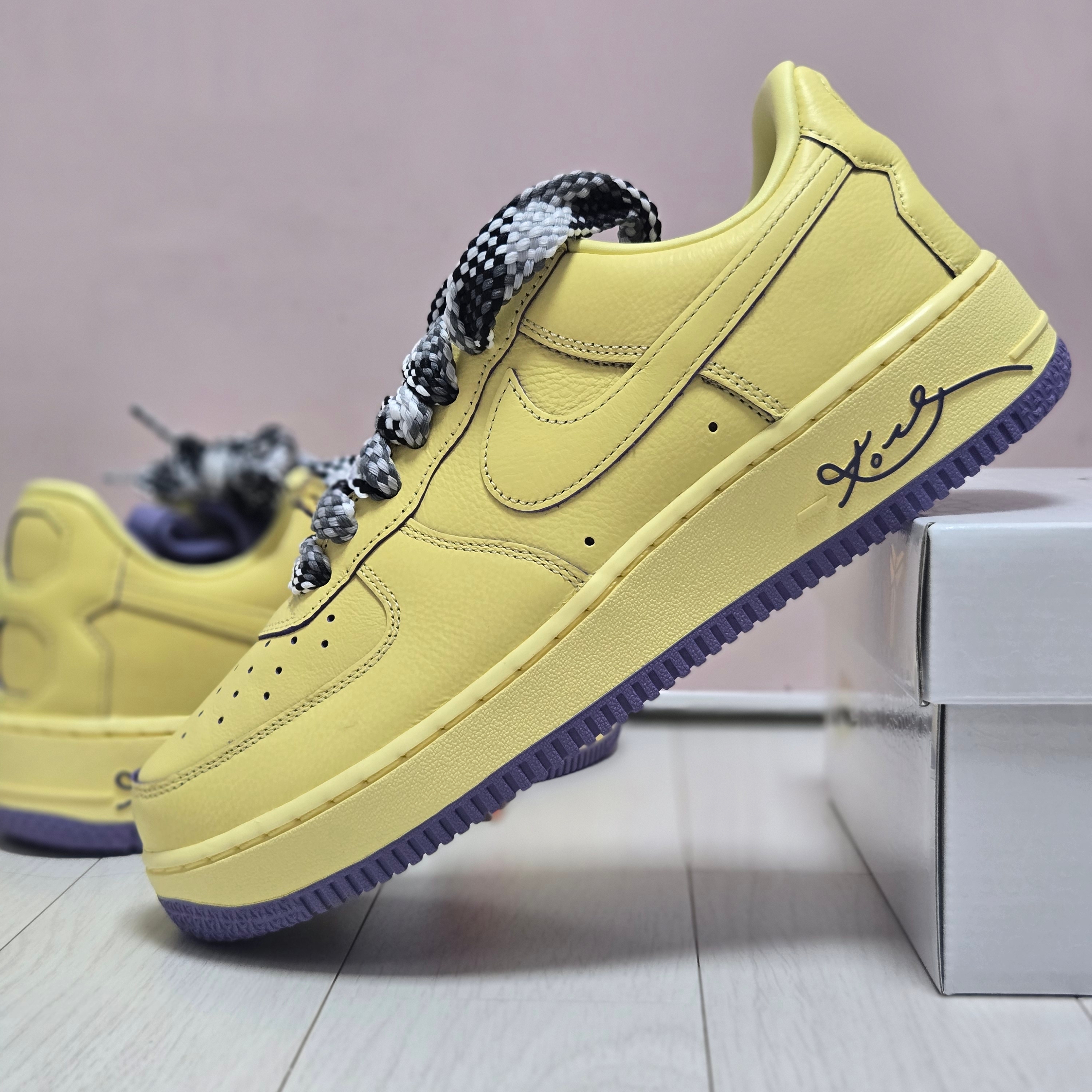 Nike Air Force 1 Low Protro Soft Yellow 착용 스타일 - 1