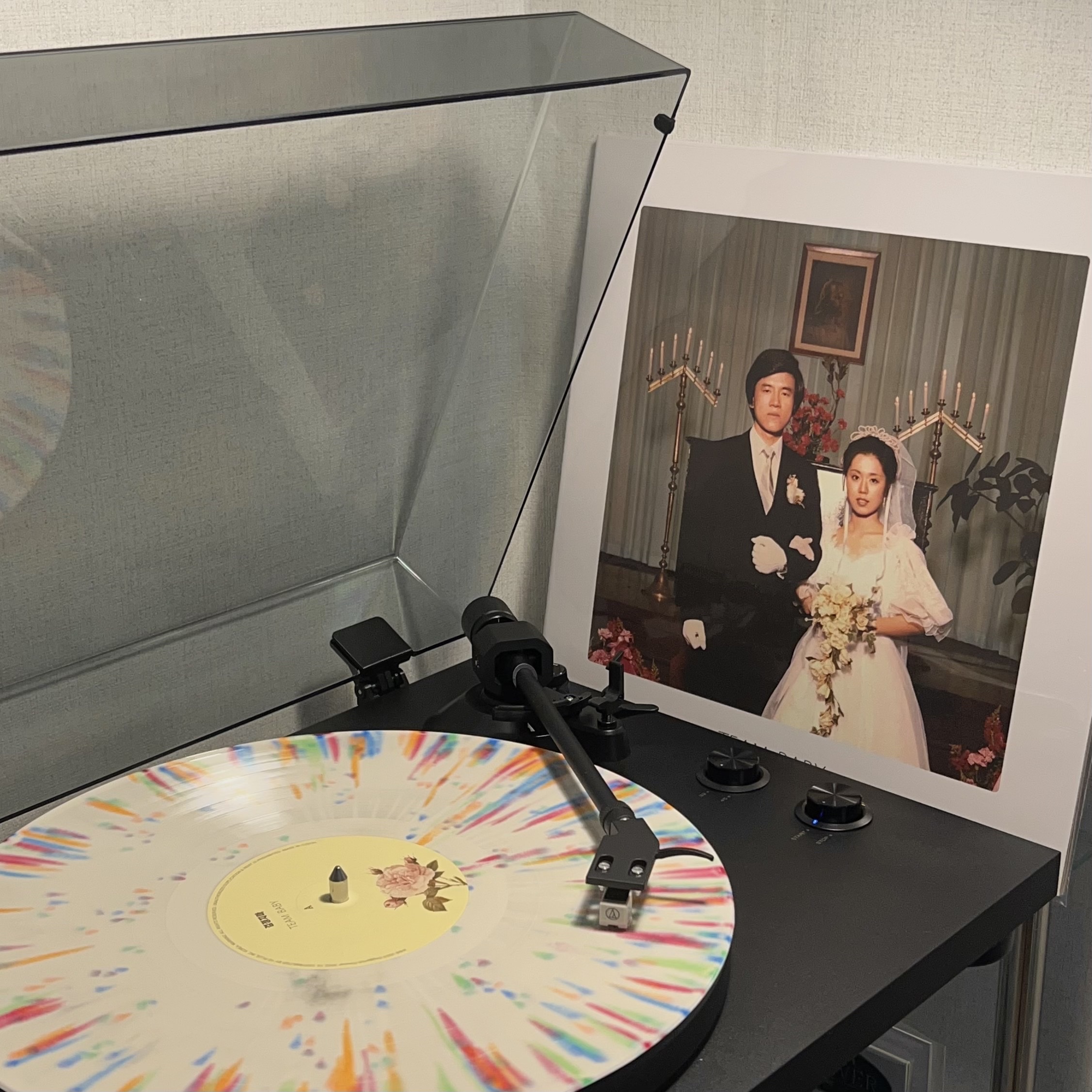 The Black Skirts 3rd Album Part 1 Team Baby LP Splatter Color 착용 스타일