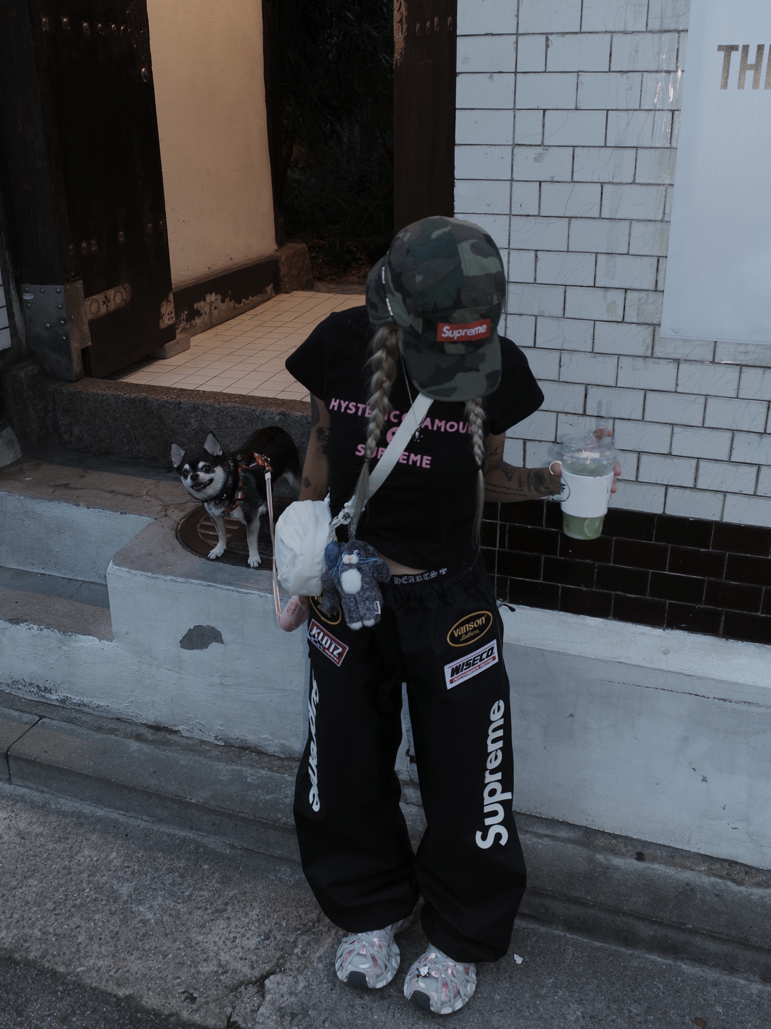 Supreme x Vanson Leathers Gore-Tex Pants Black - 25FW, Supreme x Hysteric Glamour Baby T-Shirt Black - 24FW 착용 스타일 - 2