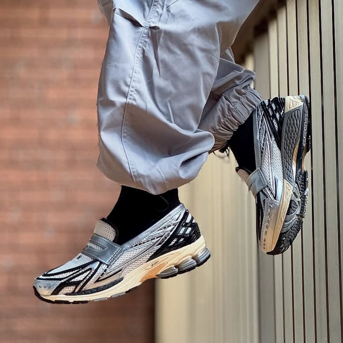 New Balance 1906L Silver Metallic Cream 착용 스타일