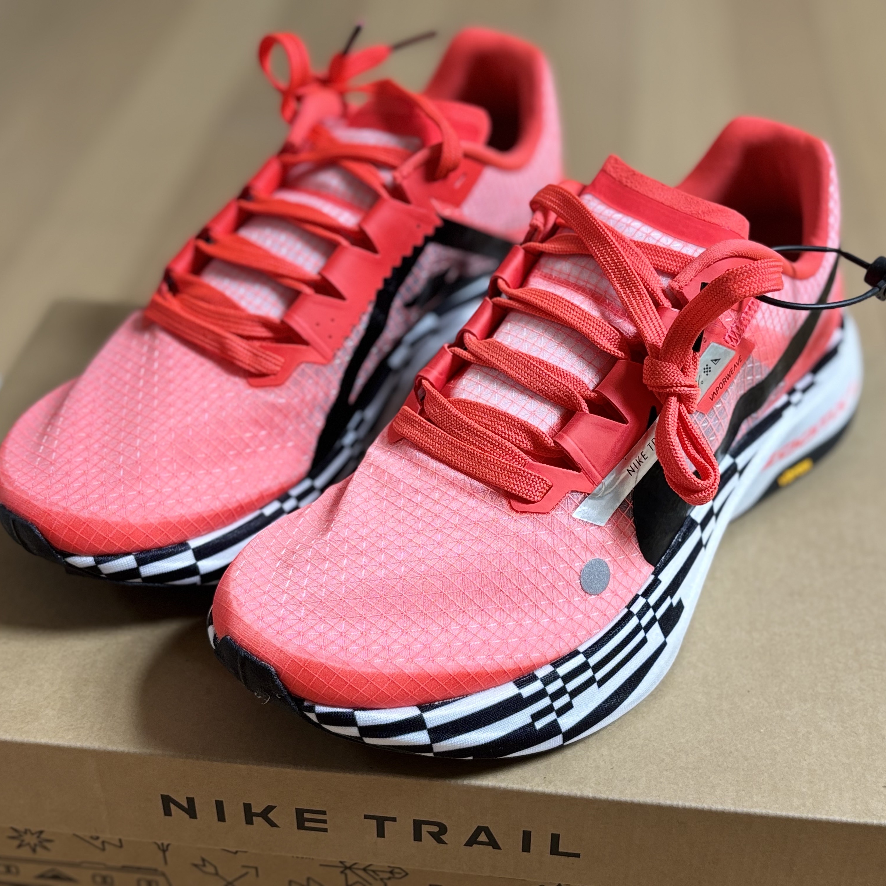 Nike Ultrafly Trail Bright Crimson White 착용 스타일