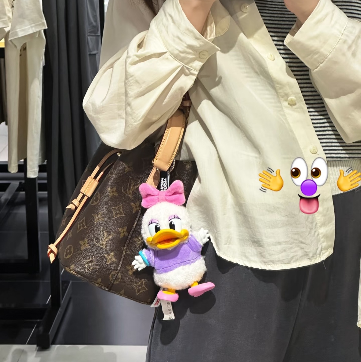 Pop Mart Mickey Family Cute Together Keychain Series Daisy (Opened Case) 착용 스타일