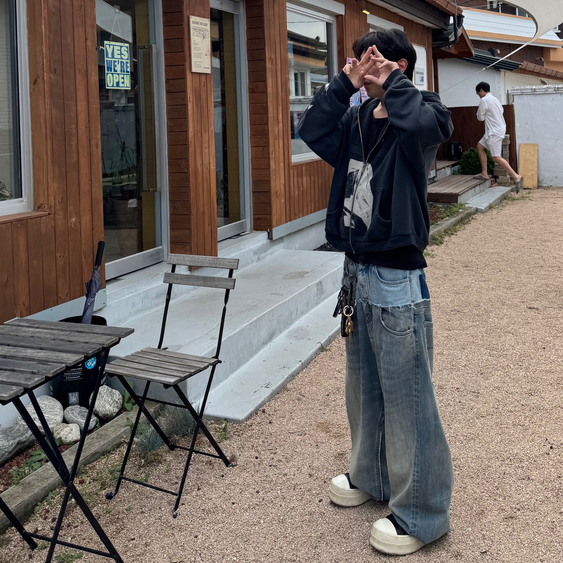 Balenciaga Up Baggy Pants Blue 착용 스타일 - 2