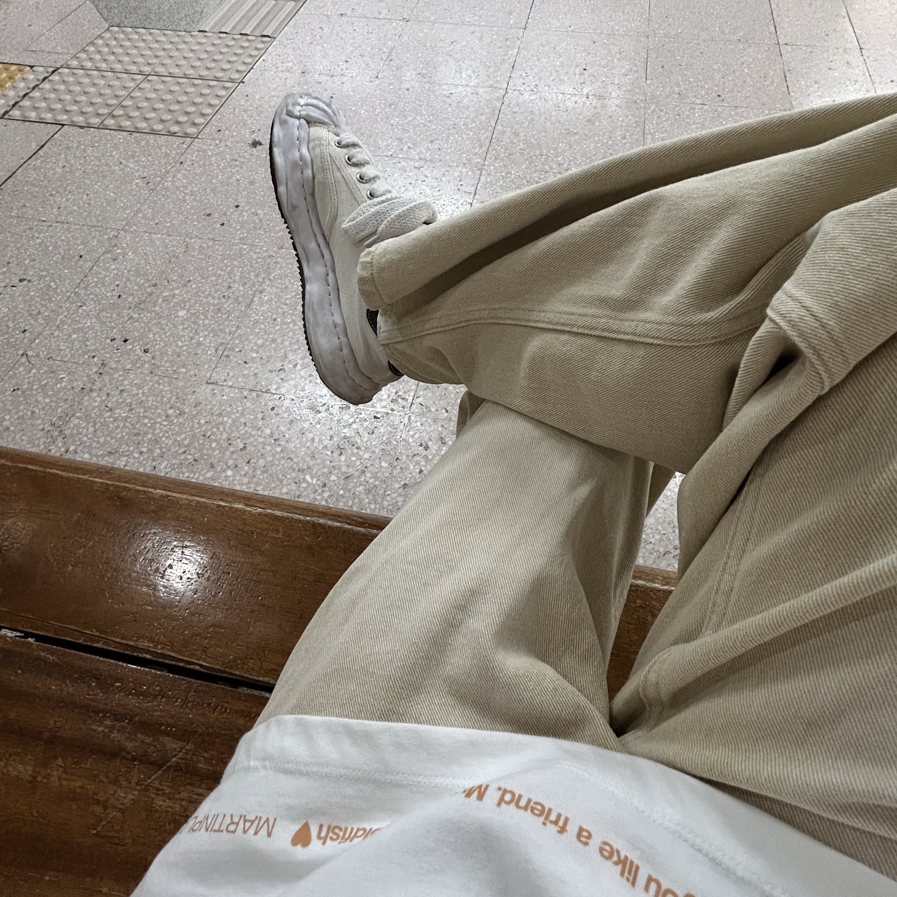 Maison Mihara Yasuhiro Blakey OG Sole Canvas Low-top Sneakers White 착용 스타일