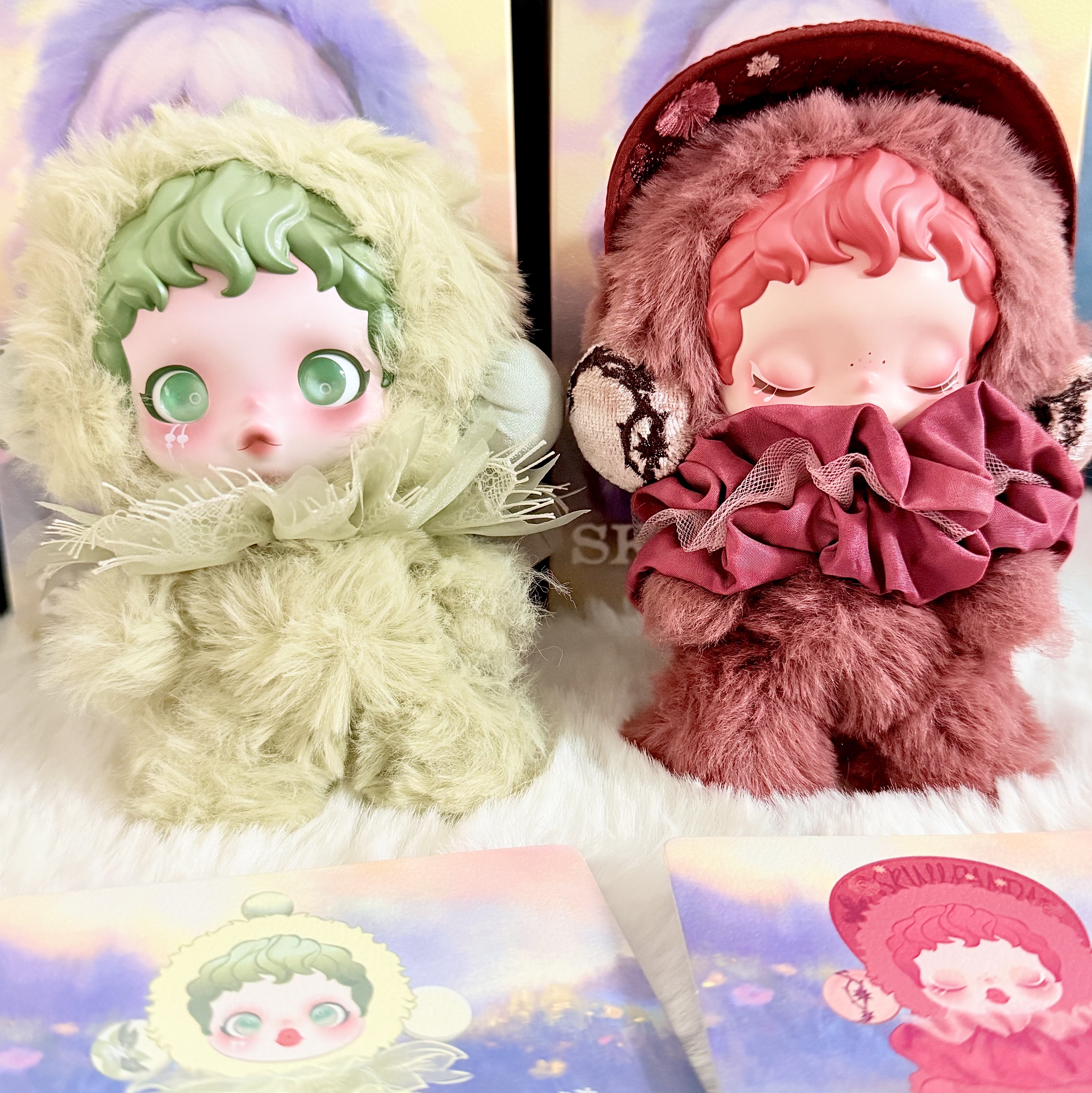 Pop Mart Skullpanda L’Impressionnisme Series Plush Doll Pond (Opened Case), Pop Mart Skullpanda L’Impressionnisme Series Plush Doll Blossom (Opened Case) 착용 스타일
