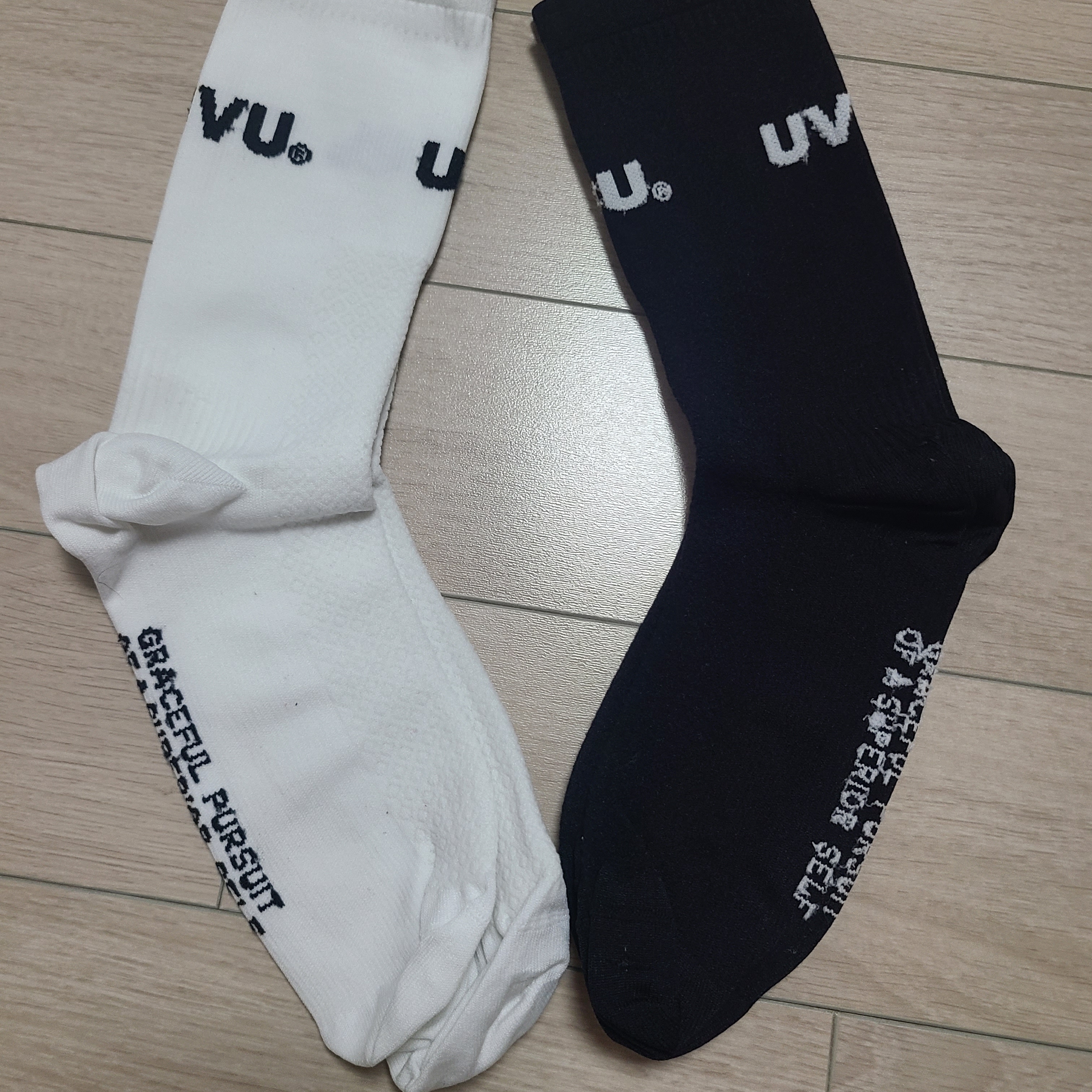 UVU Running Sock White 착용 스타일