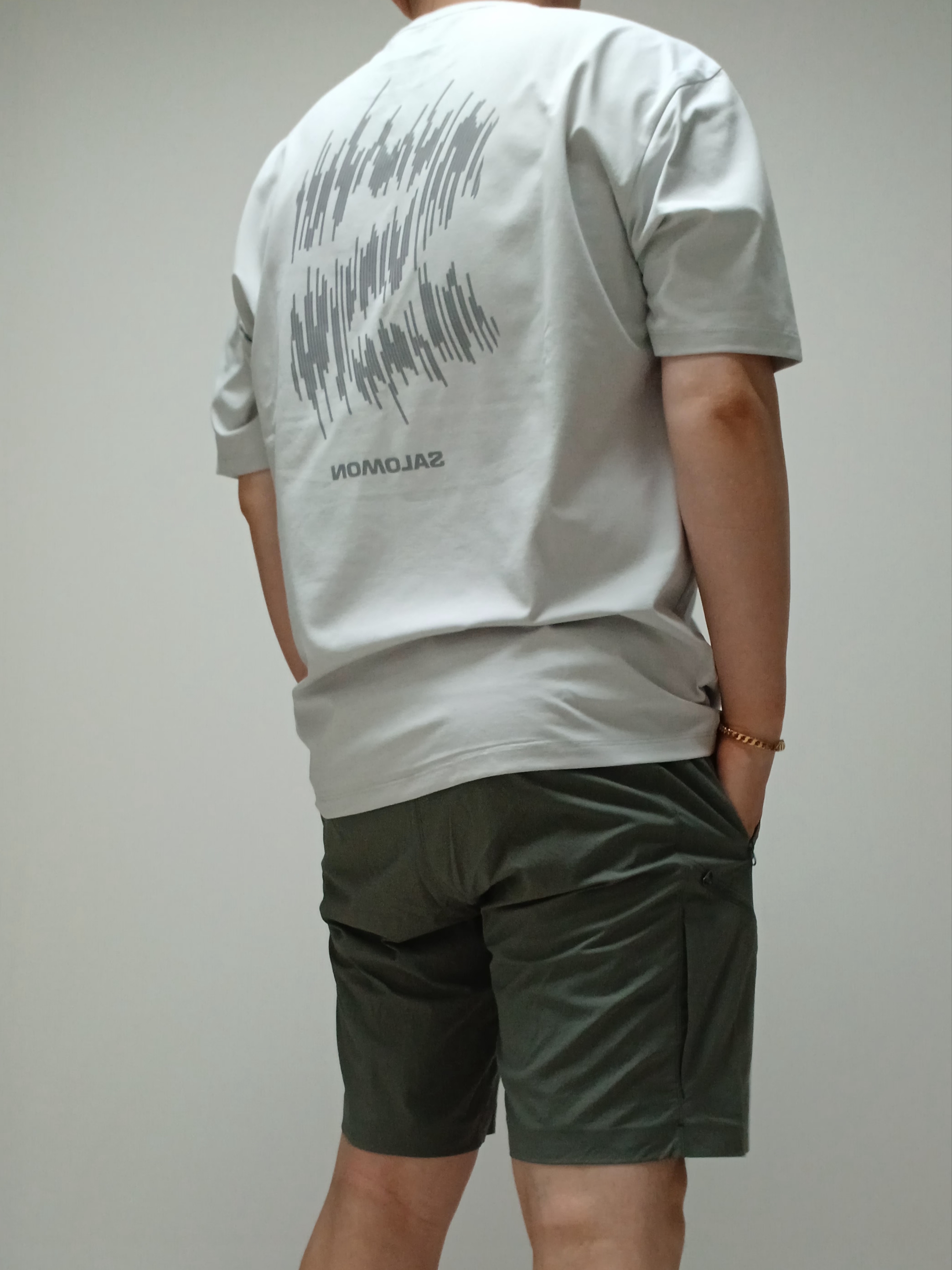 Arc'teryx Gamma Quick Dry Shorts 9 Inch Black, Hoka Ora Athletic Slide Black White 착용 스타일 - 2