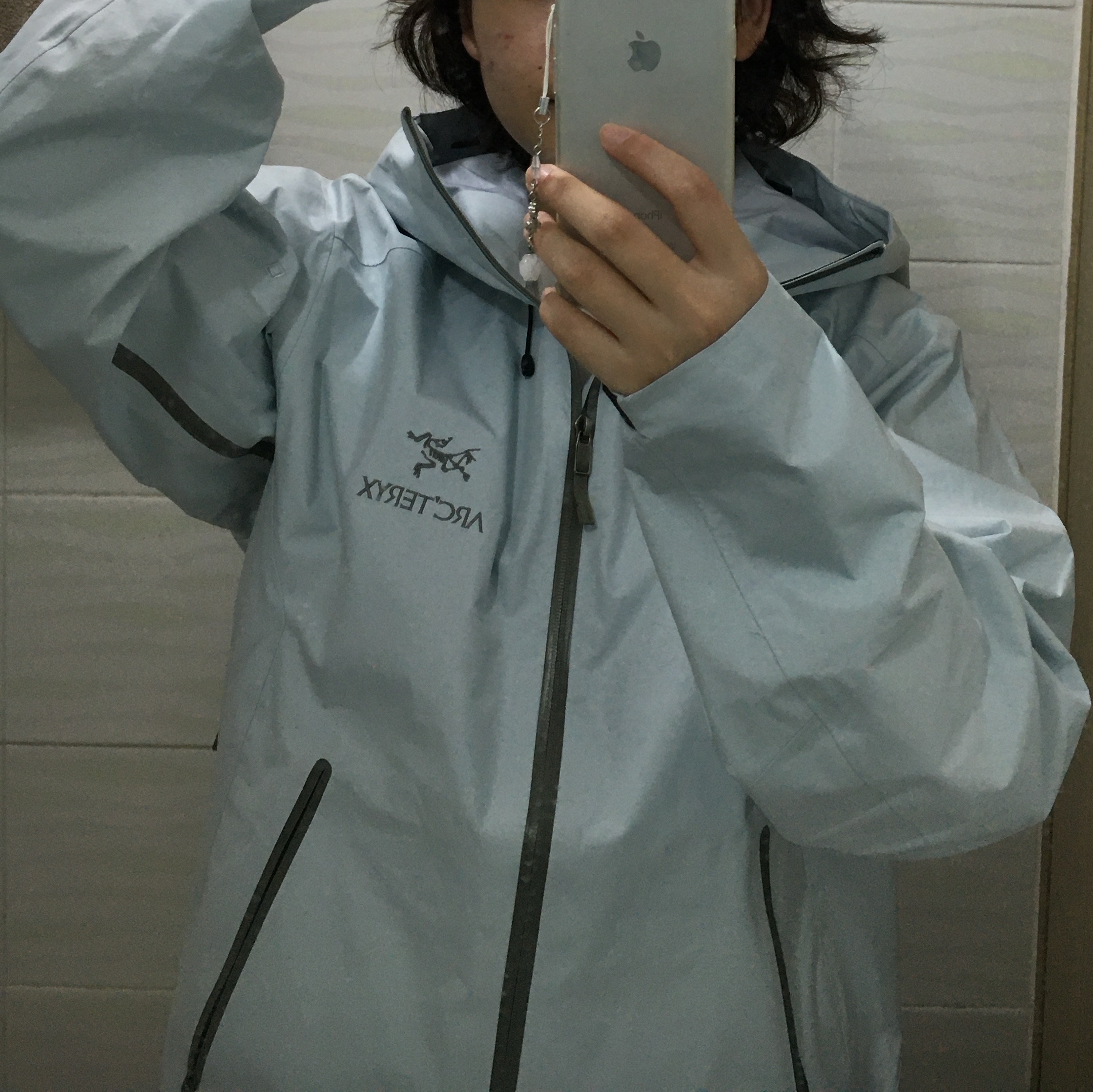 Arc'teryx Beta LT Jacket Ether 착용 스타일 - 2