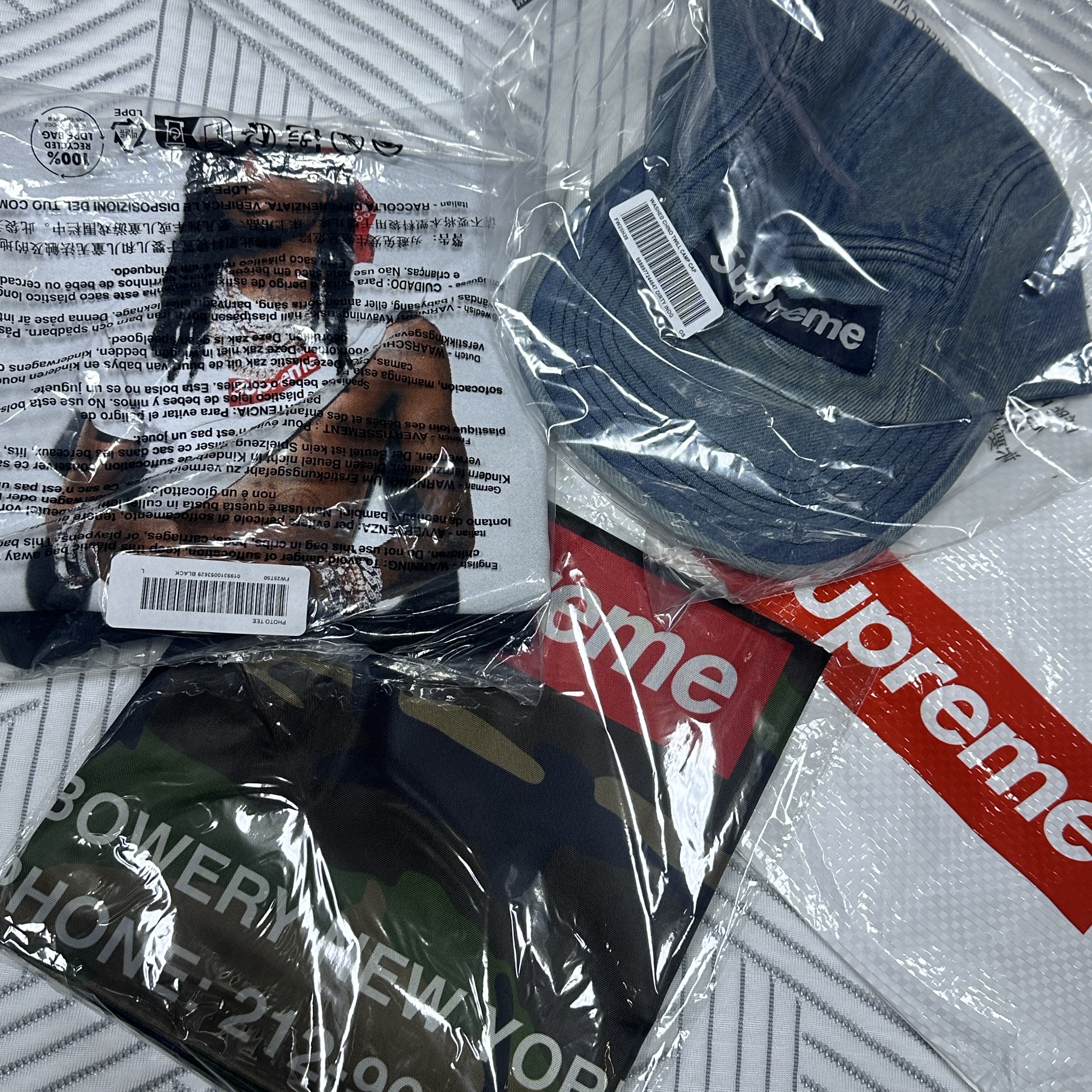 Supreme Playboi Carti T-Shirt Black - 25FW, Timberland x Surgery 6 inch Boot Yellow - Wide 착용 스타일 - 2