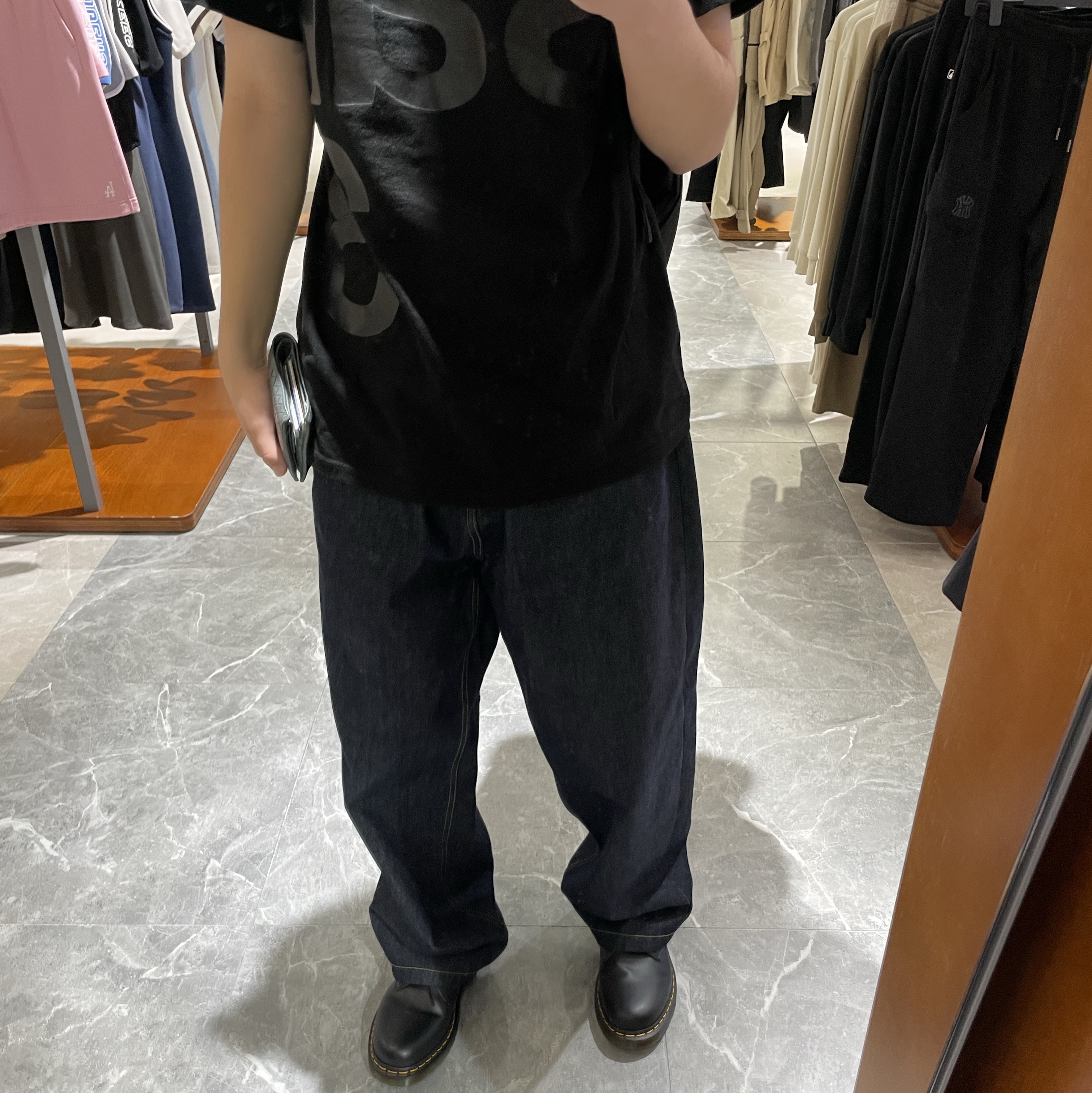Dr. Martens 1461 Smooth Black, [예약 배송][KREAM 단독] Safarispot Basic Safari T-Shirt Black 착용 스타일