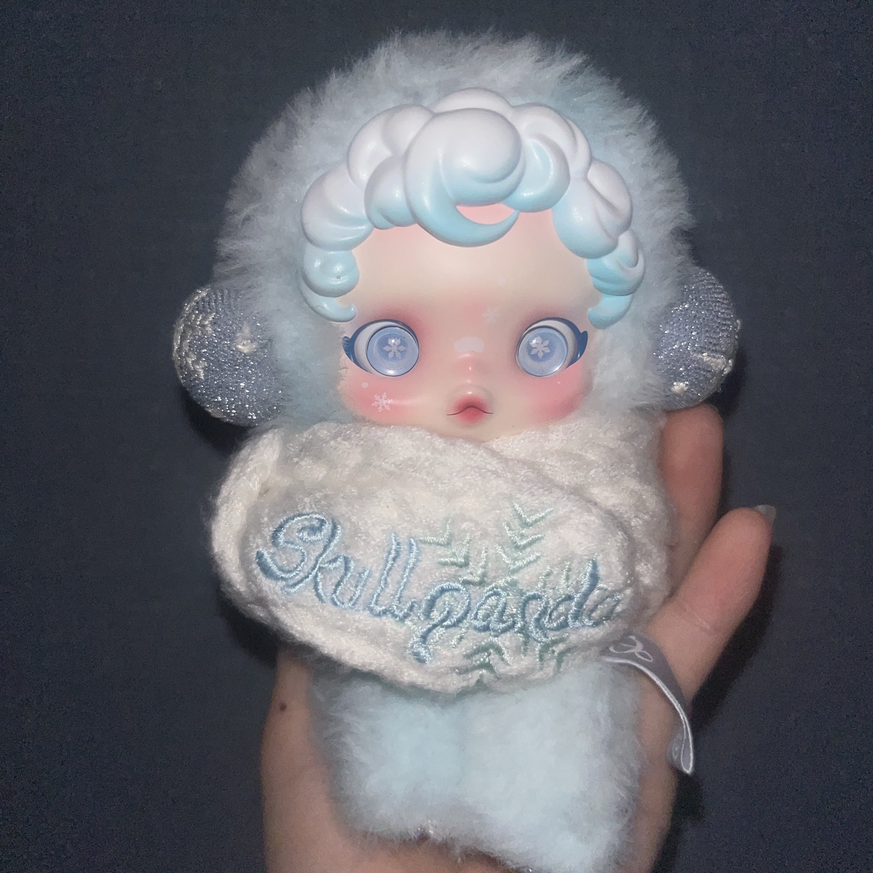 Pop Mart Skullpanda Winter Symphony Series Keyring Song of Snow (Opened Case) 착용 스타일 - 2