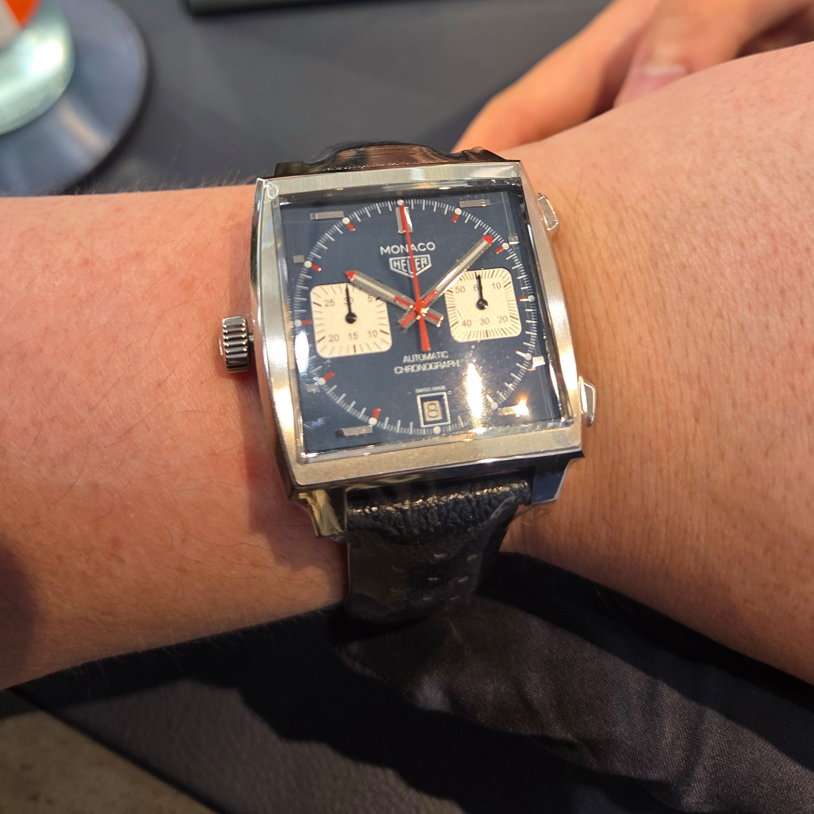 TAG Heuer Monaco Chronograph Automatic 39mm Blue 착용 스타일
