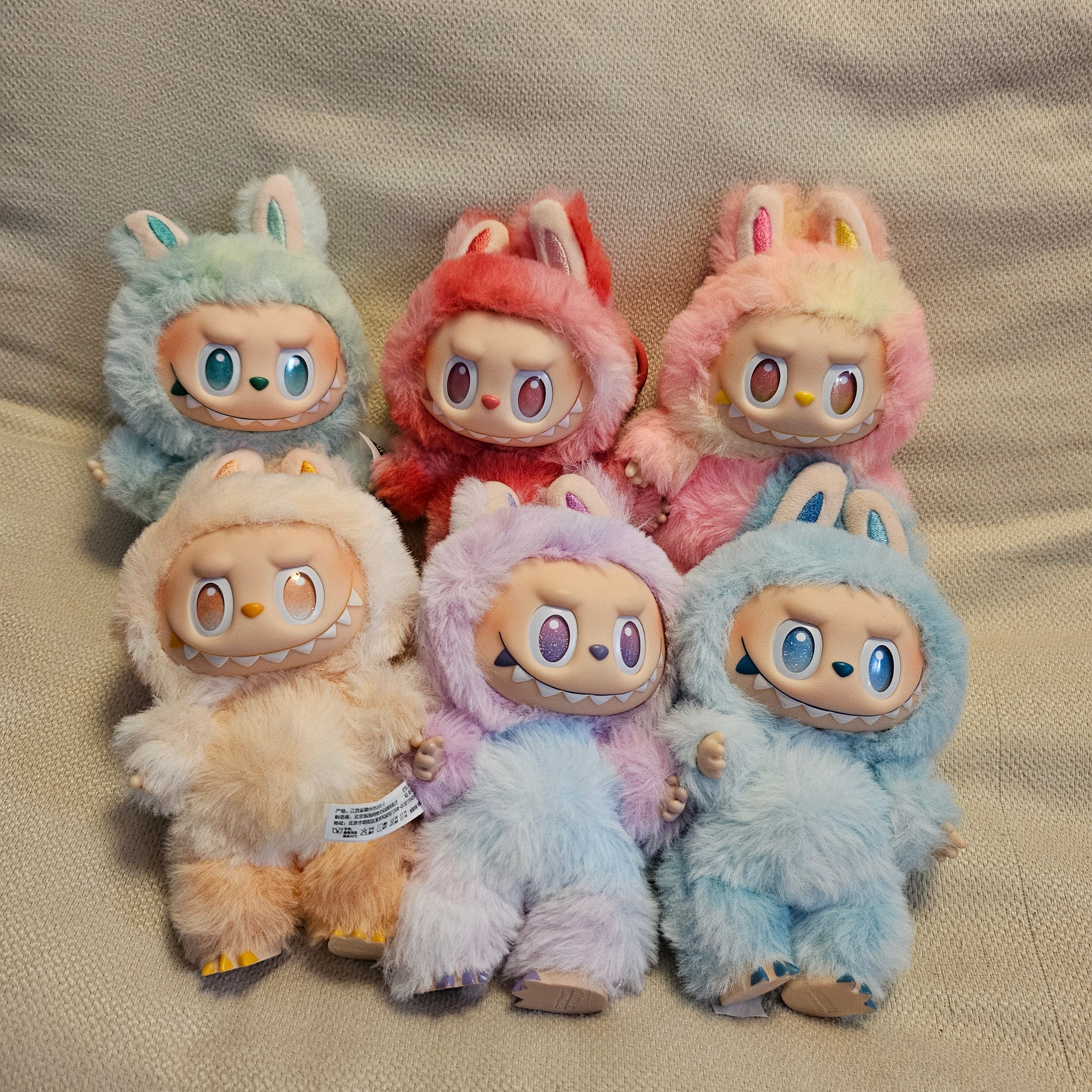 Pop Mart Labubu The Monsters Highlight Series Sealed Case (6 Blind Boxes) 착용 스타일