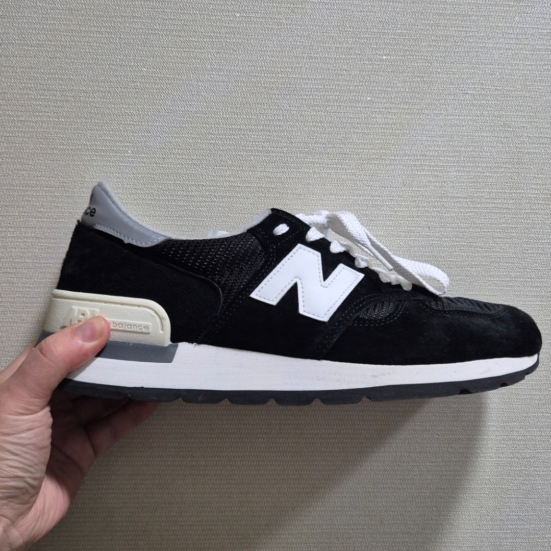 New Balance 990v1 Made in USA Black 착용 스타일