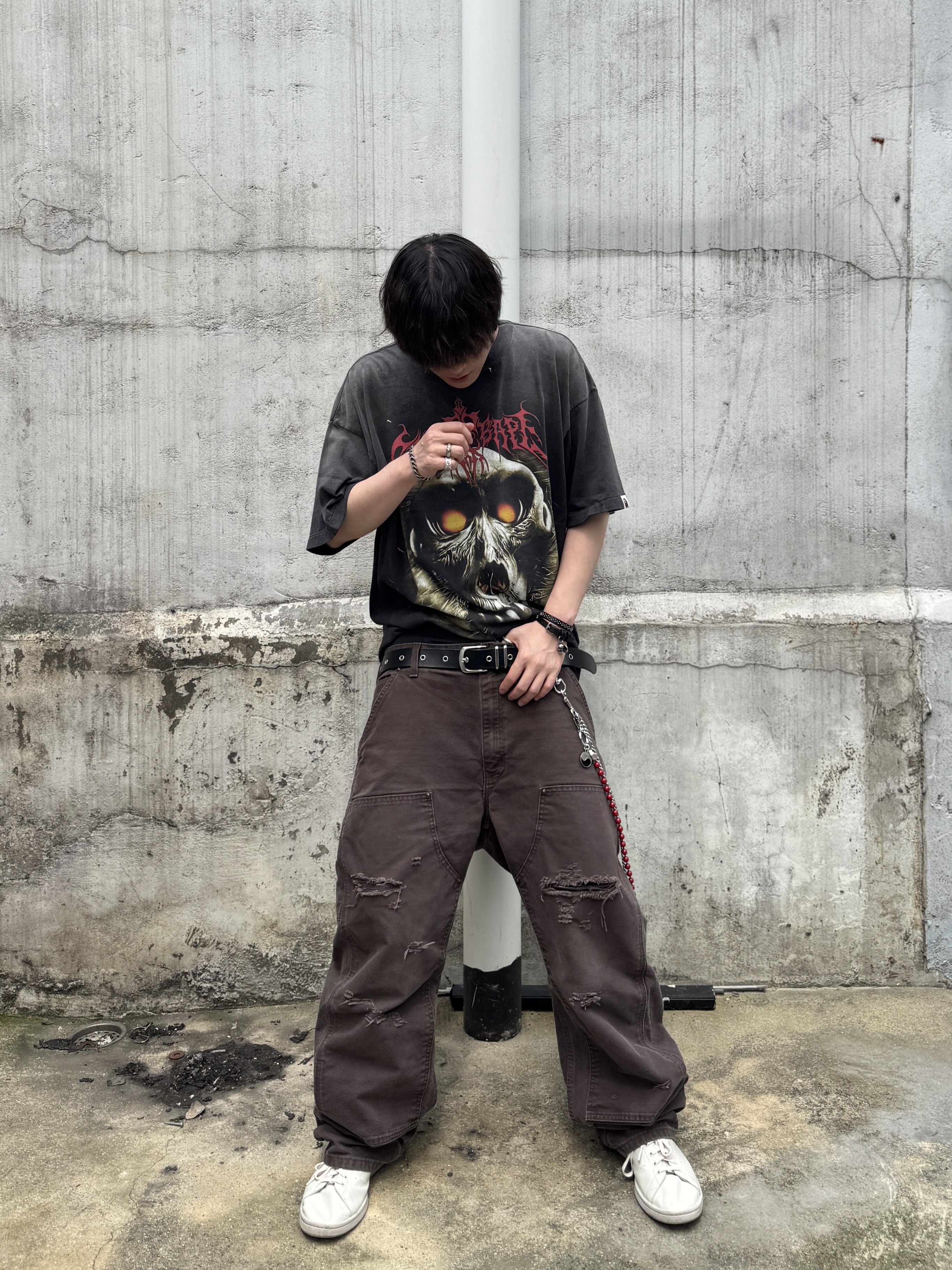 Saint Mxxxxxx x BAPE Saint BAPE S/S T-Shirt Black - 25AW, Adidas Stan Smith Decon Alumina Olive Strata 착용 스타일 - 1