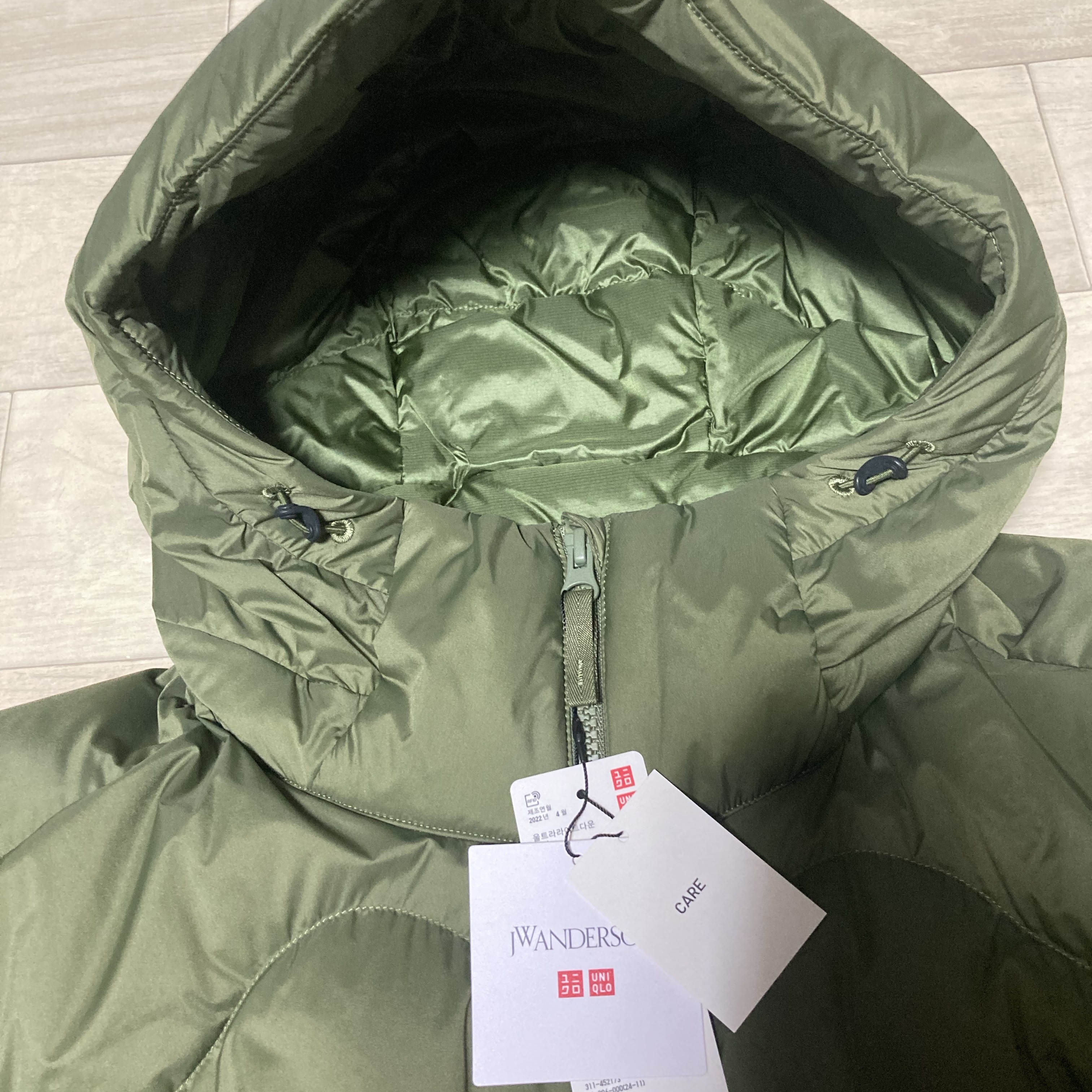 Uniqlo  x JW Anderson Ultralight Down Parka Olive - KR 착용 스타일 - 3