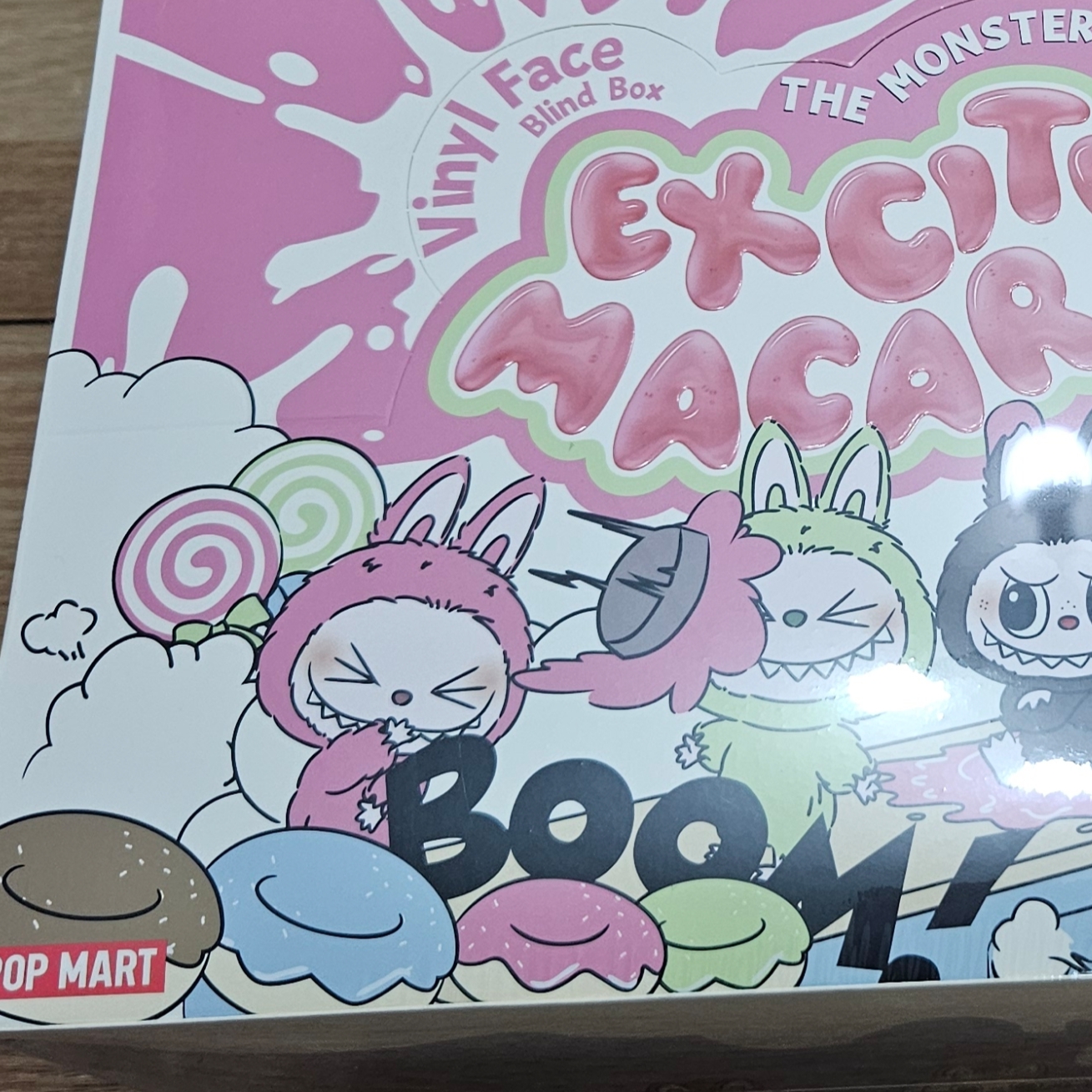 Pop Mart The Monsters Labubu Tasty Macarons Series Sealed Case (6 Blind Boxes) 착용 스타일
